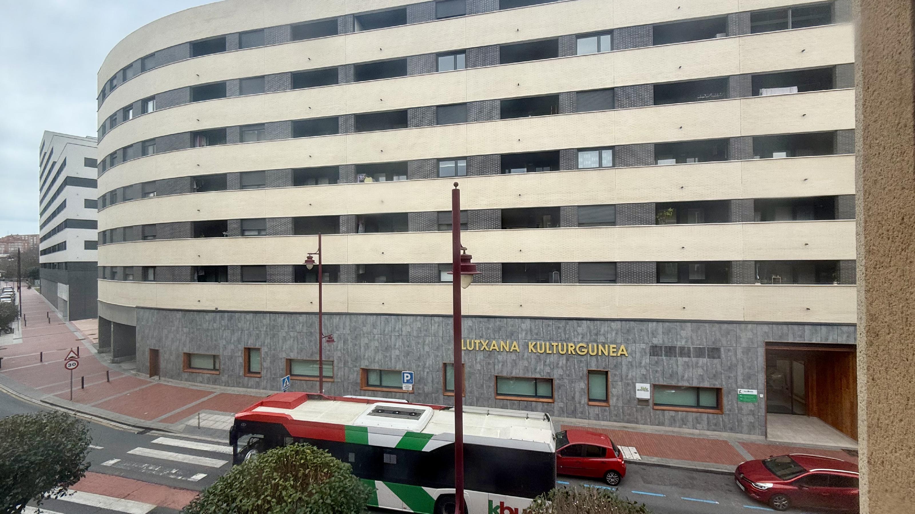 Imagen 21 Piso en venta en Barakaldo / Frente Casa Cultura Lutxana