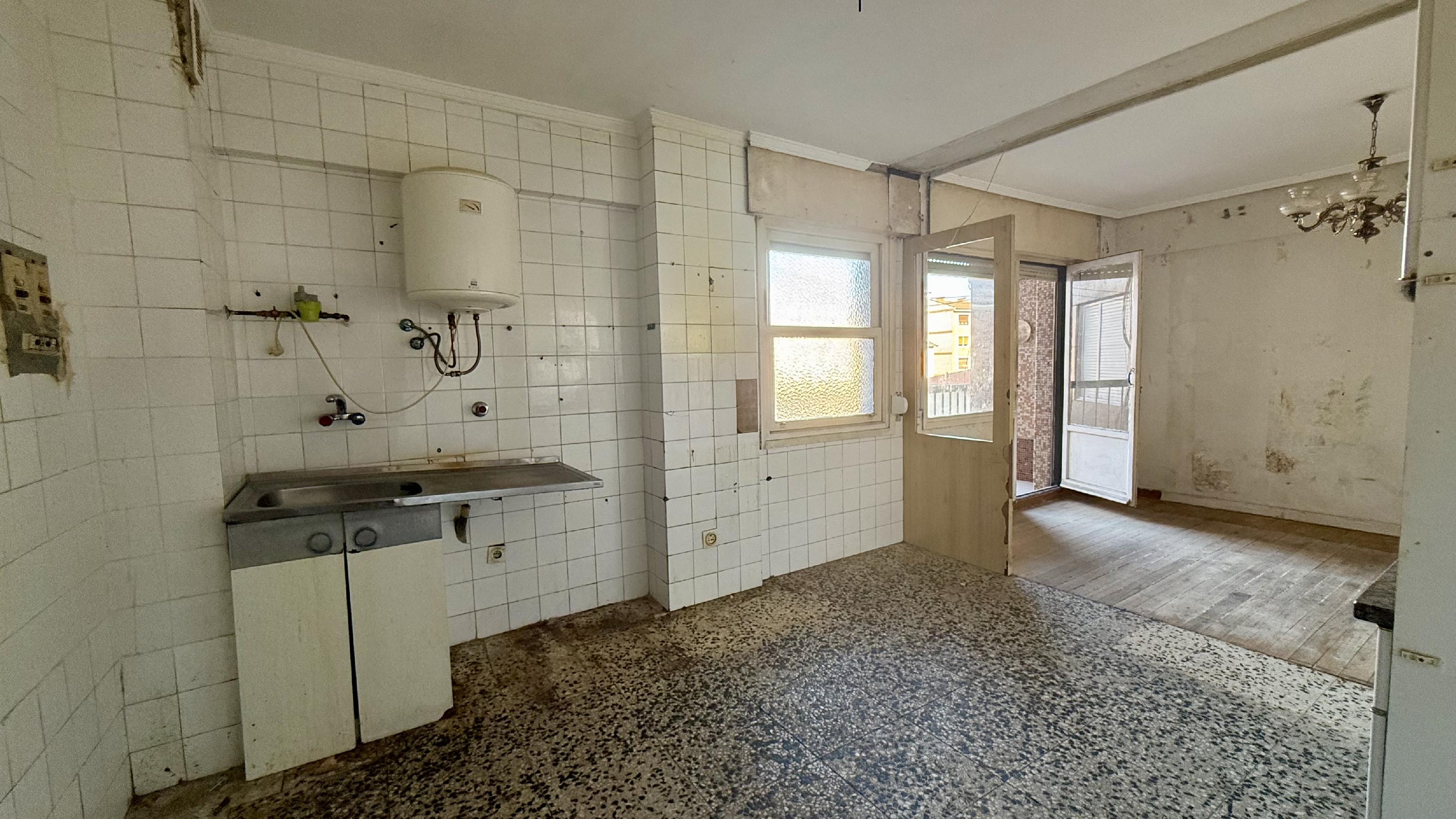 Imagen 4 Piso en venta en Santurtzi / Junto Parada Metro Mamariga.