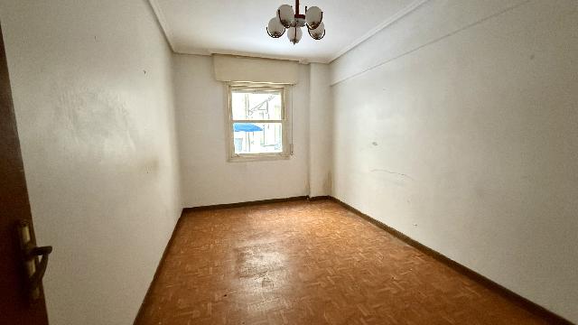 Imagen 16 Inmueble 300068 - Piso en venta en Santurtzi / Junto Parada Metro Mamariga.