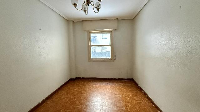 Imagen 15 Inmueble 300068 - Piso en venta en Santurtzi / Junto Parada Metro Mamariga.