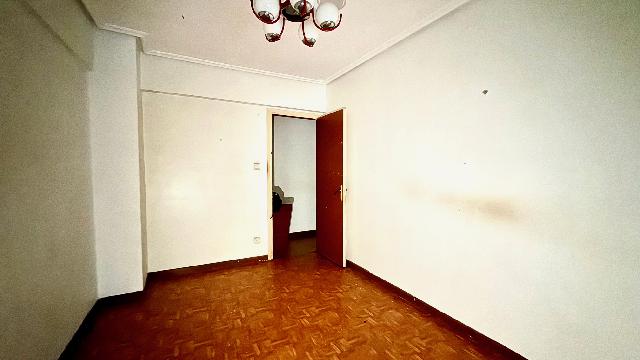 Imagen 15 Inmueble 300068 - Piso en venta en Santurtzi / Junto Parada Metro Mamariga.