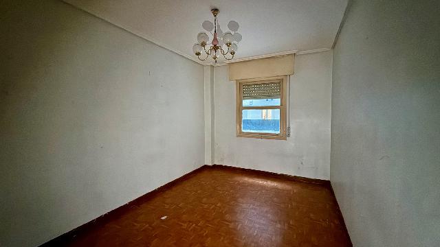 Imagen 12 Inmueble 300068 - Piso en venta en Santurtzi / Junto Parada Metro Mamariga.