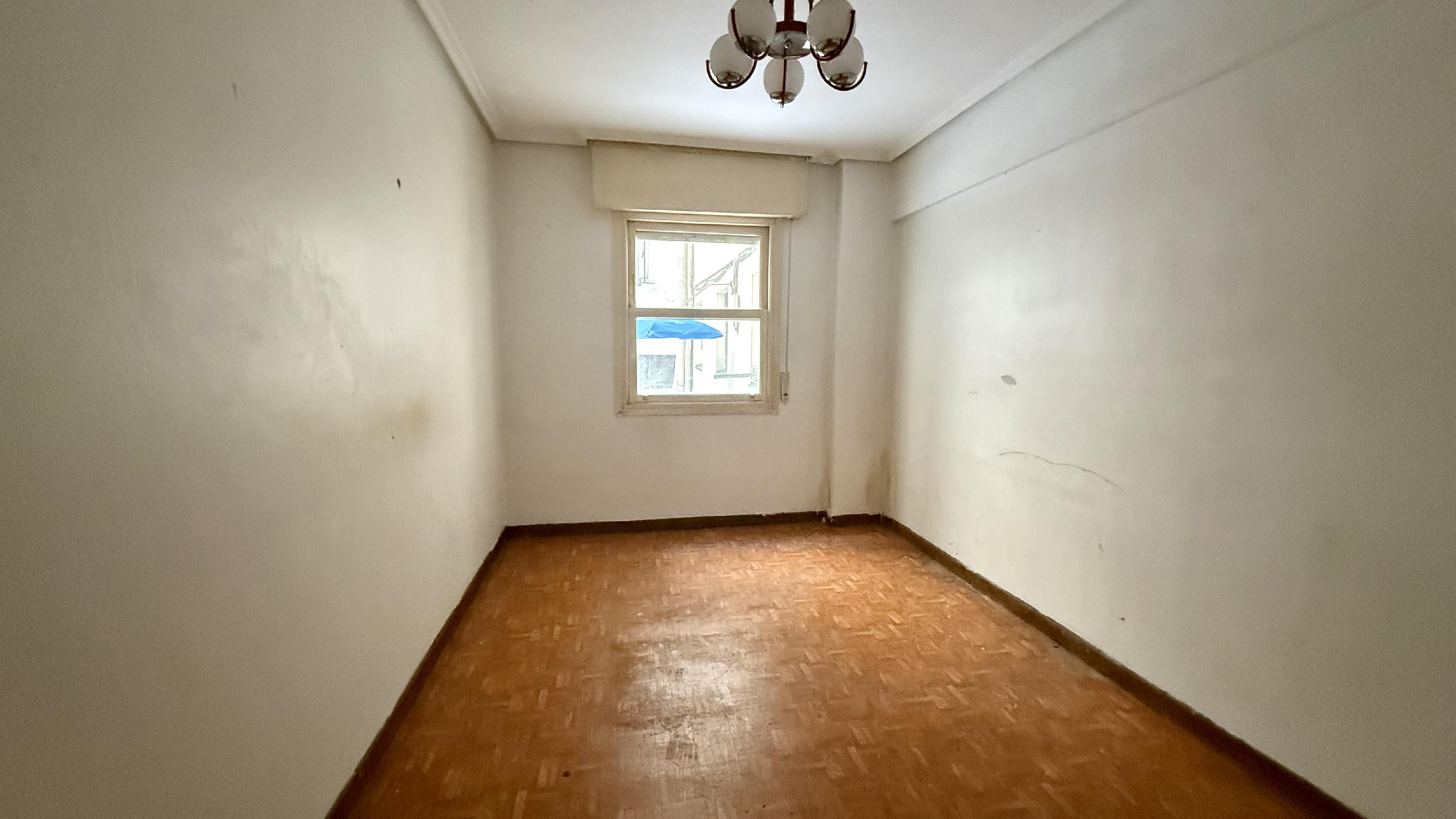 Imagen 17 Piso en venta en Santurtzi / Junto Parada Metro Mamariga.