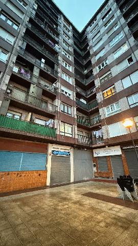 Imagen 2 Inmueble 300068 - Piso en venta en Santurtzi / Junto Parada Metro Mamariga.