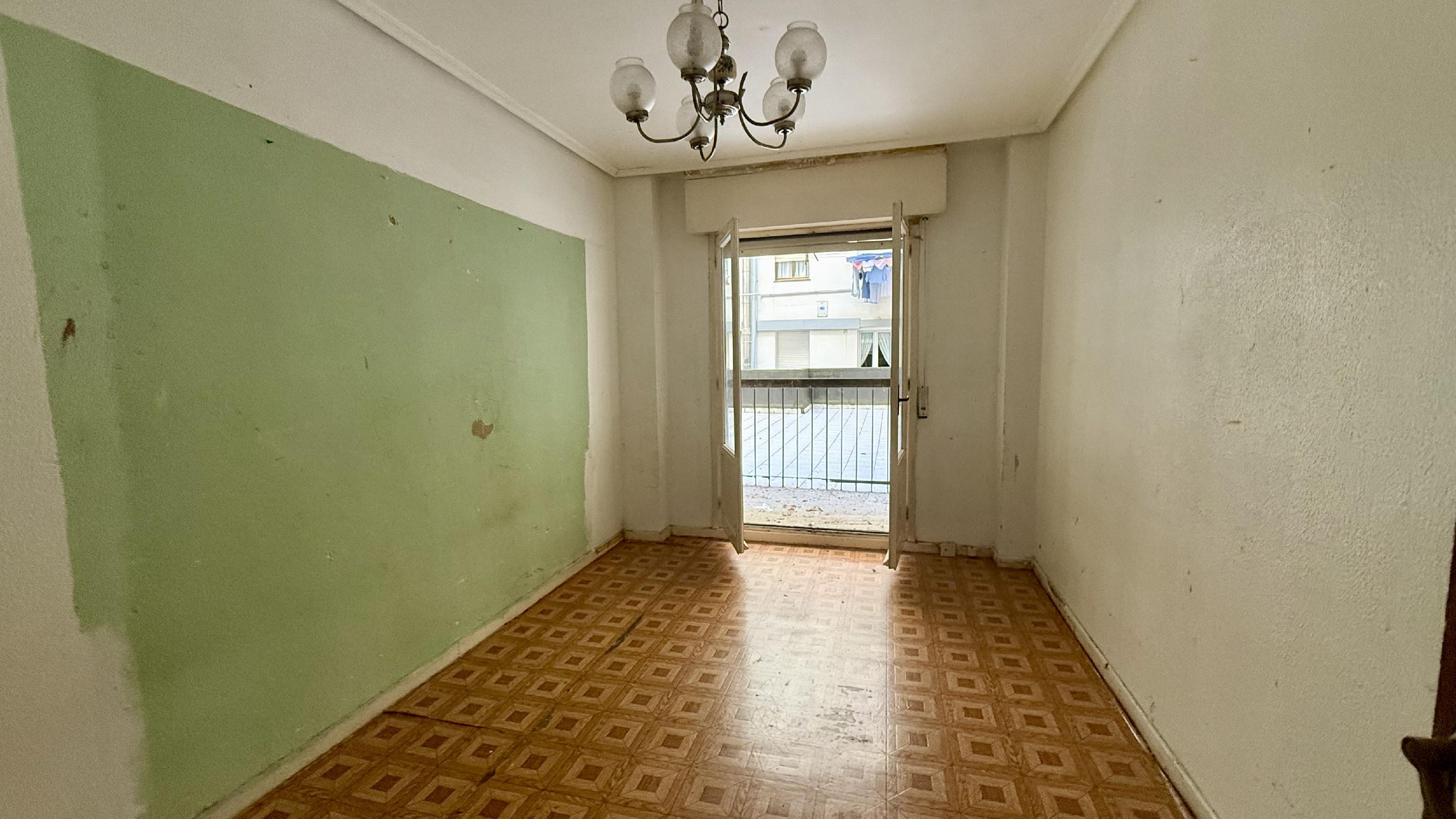 Imagen 13 Piso en venta en Santurtzi / Junto Parada Metro Mamariga.