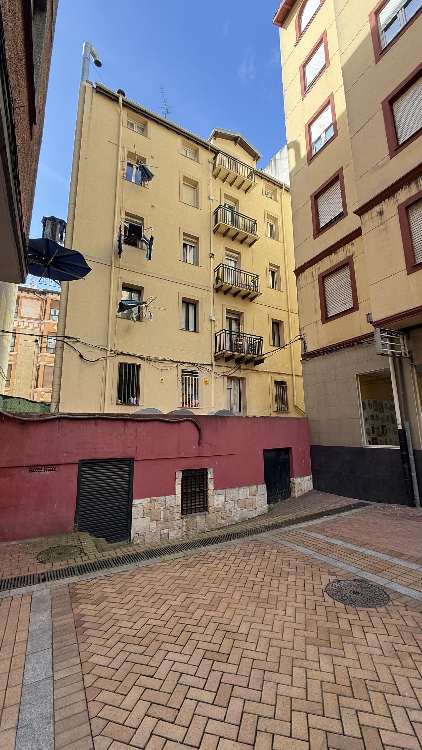 Imagen 15 Piso en venta en Barakaldo / Calle Zaballa .