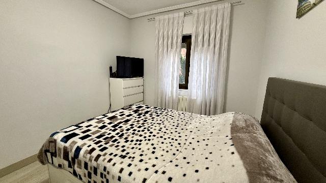 Imagen 13 Inmueble 302651 - Piso en venta en Barakaldo / Calle Guridi. Junto Frontón.