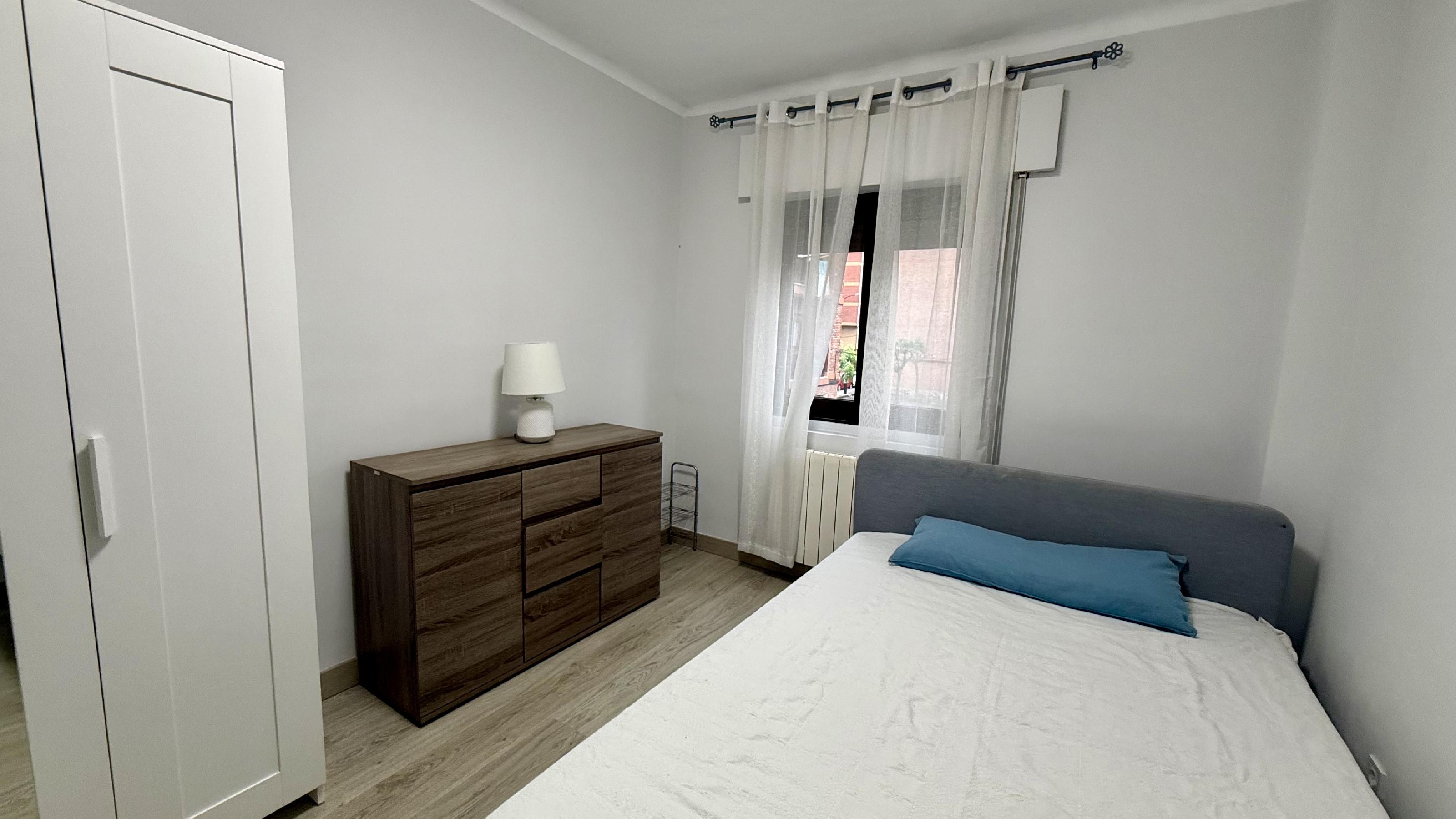 Imagen 16 Piso en venta en Barakaldo / Calle Guridi. Junto Frontón.