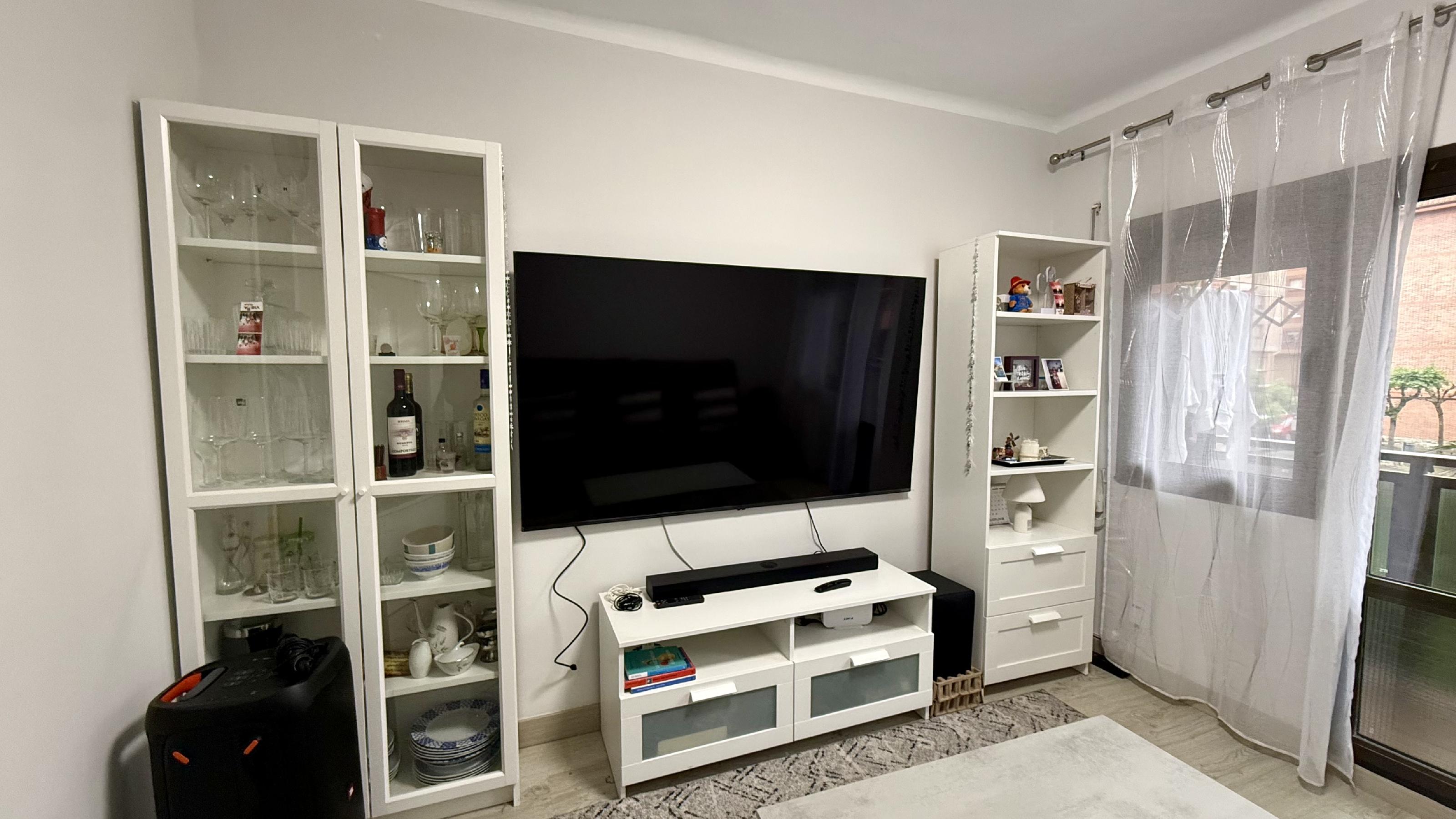 Imagen 2 Piso en venta en Barakaldo / Calle Guridi. Junto Frontón.