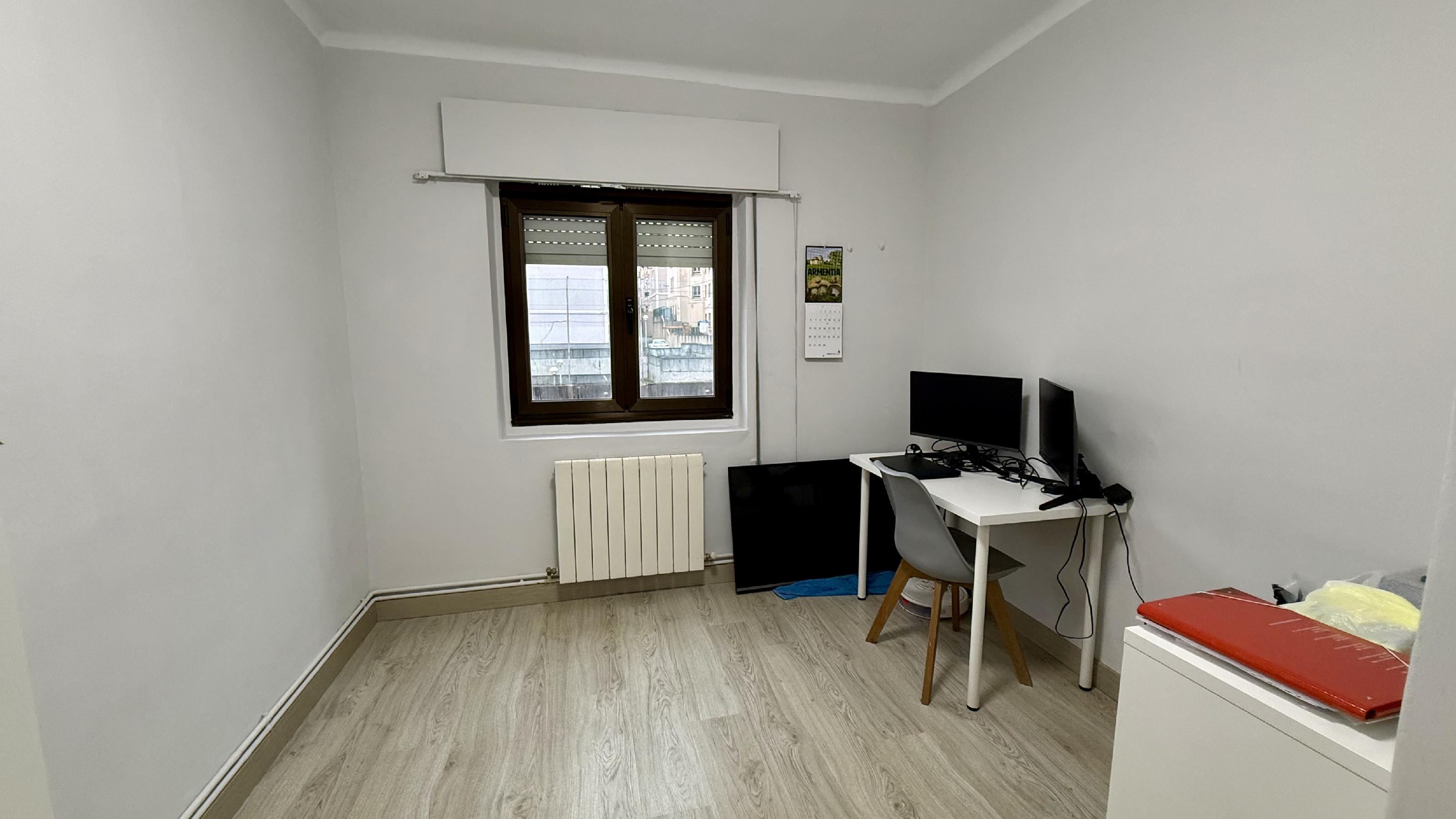 Imagen 18 Piso en venta en Barakaldo / Calle Guridi. Junto Frontón.