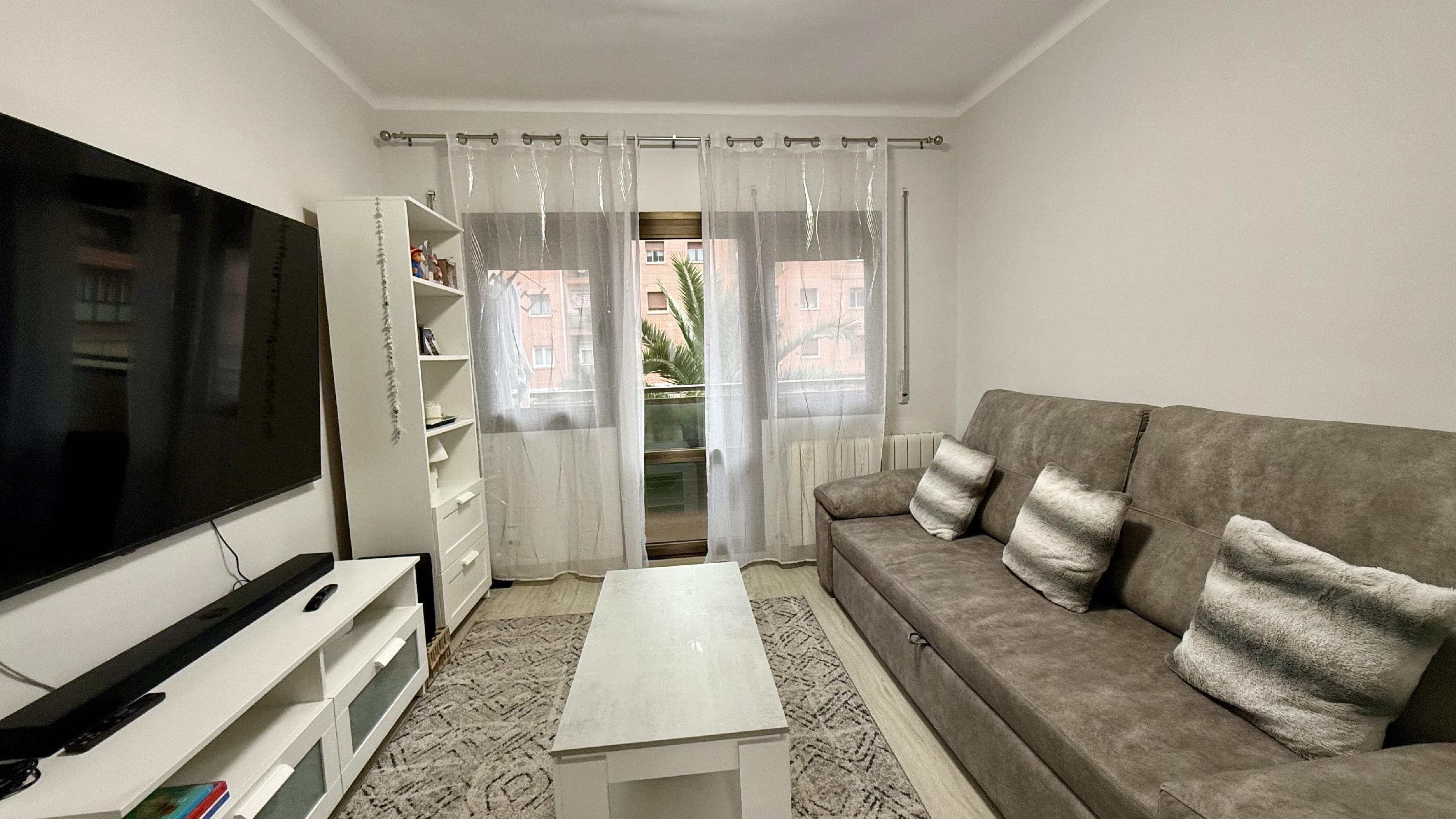 Imagen 1 Piso en venta en Barakaldo / Calle Guridi. Junto Frontón.