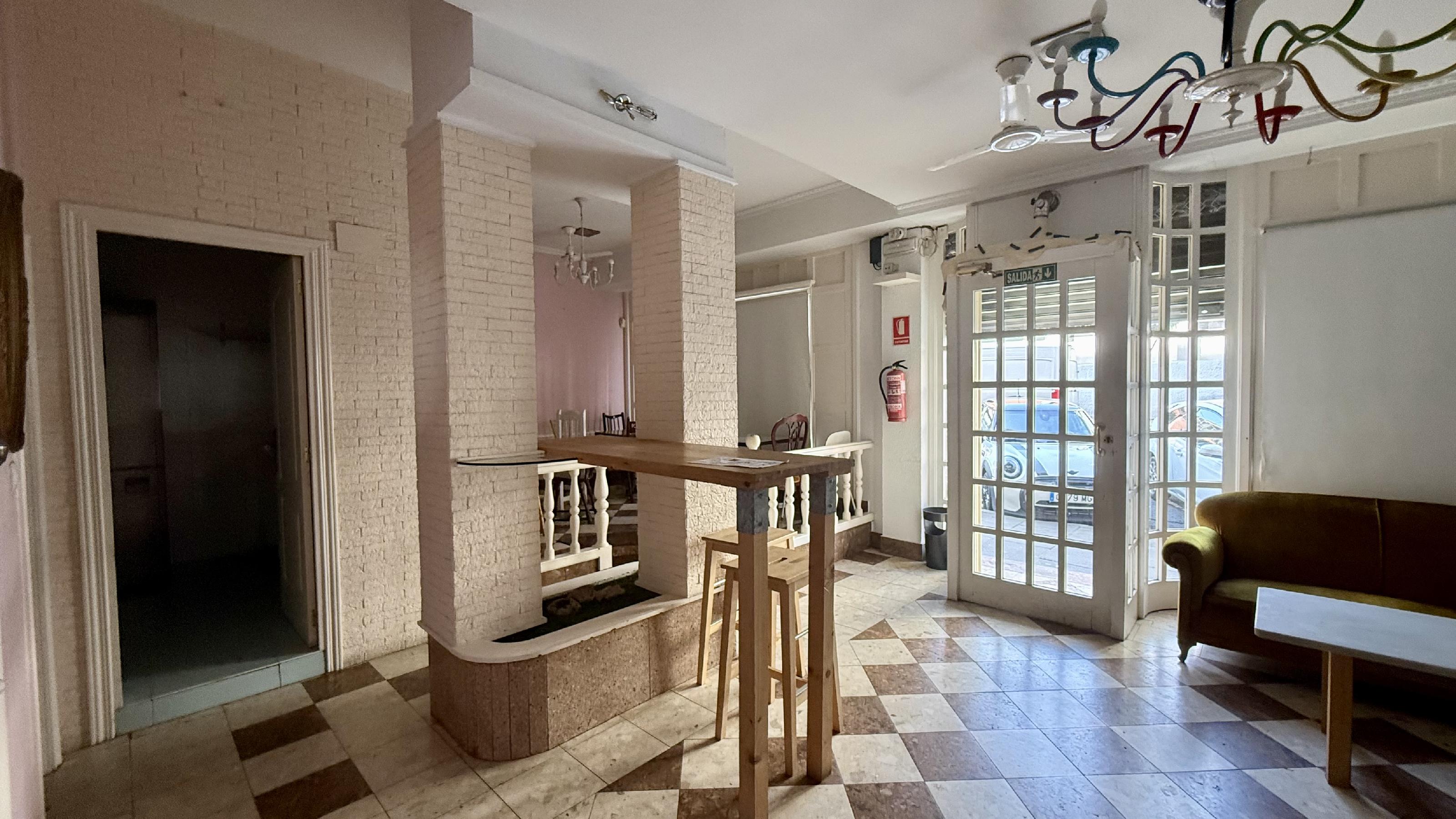 Imagen 4 Local Comercial en alquiler en Portugalete / Avda. Abaro 28 - 30.