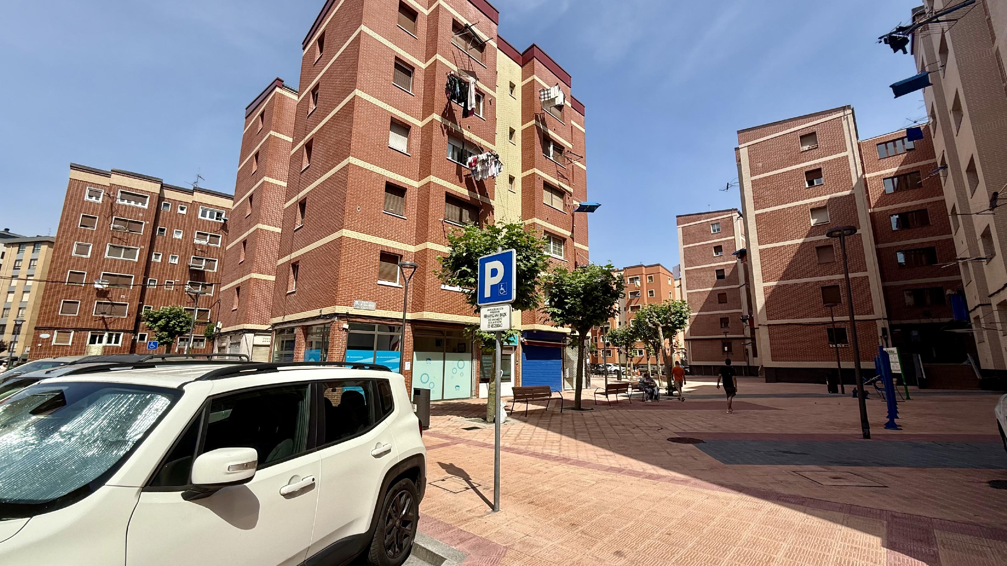 Imagen 15 Piso en venta en Barakaldo / Próximo Hospital Cruces.