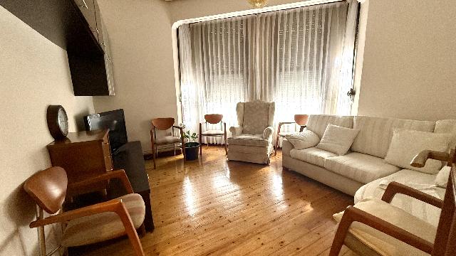 Imagen 2 Inmueble 304507 - Piso en venta en Barakaldo / Junto Centro Salud.