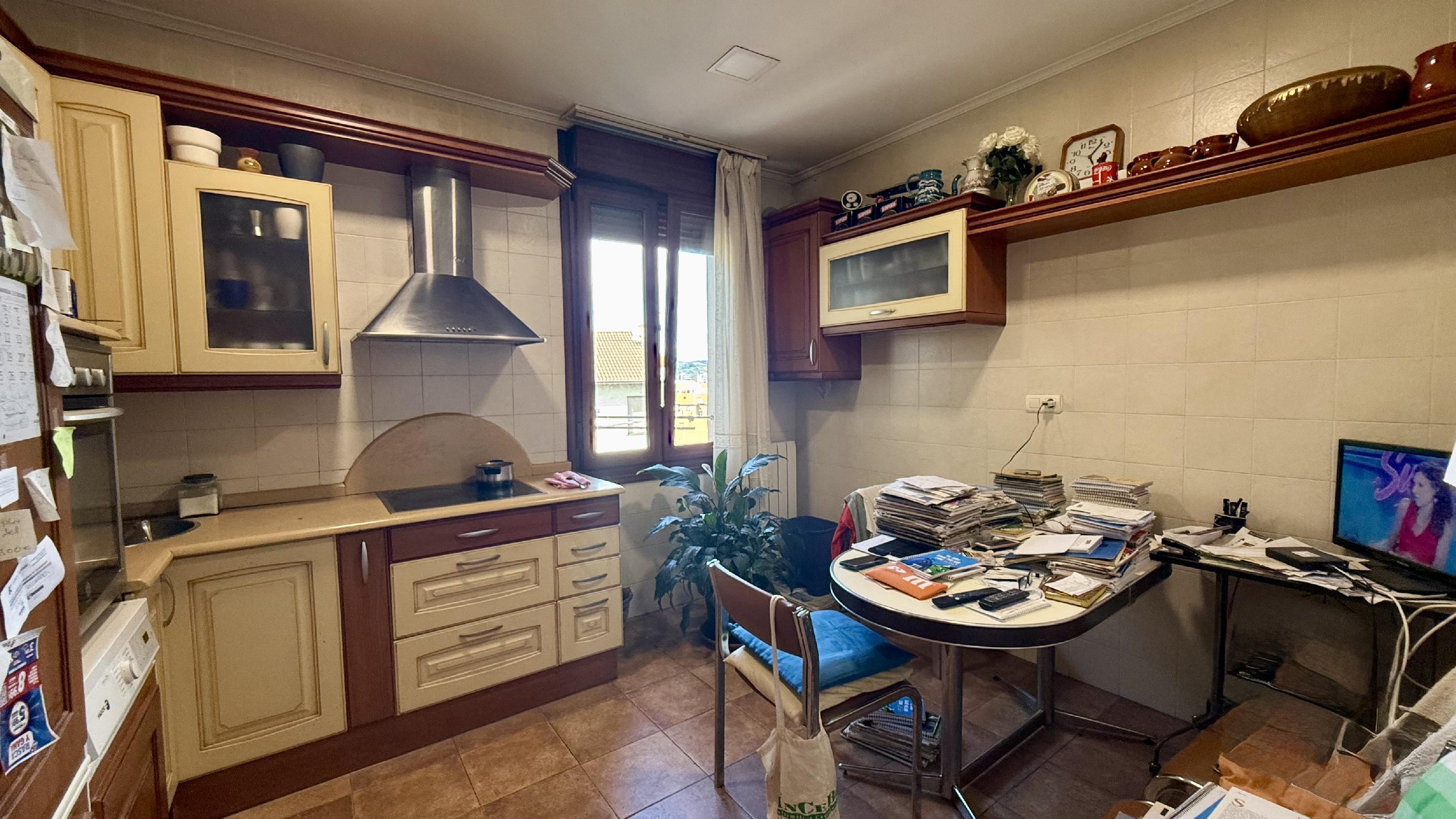 Imagen 3 Piso en venta en Barakaldo / Junto Centro Salud.