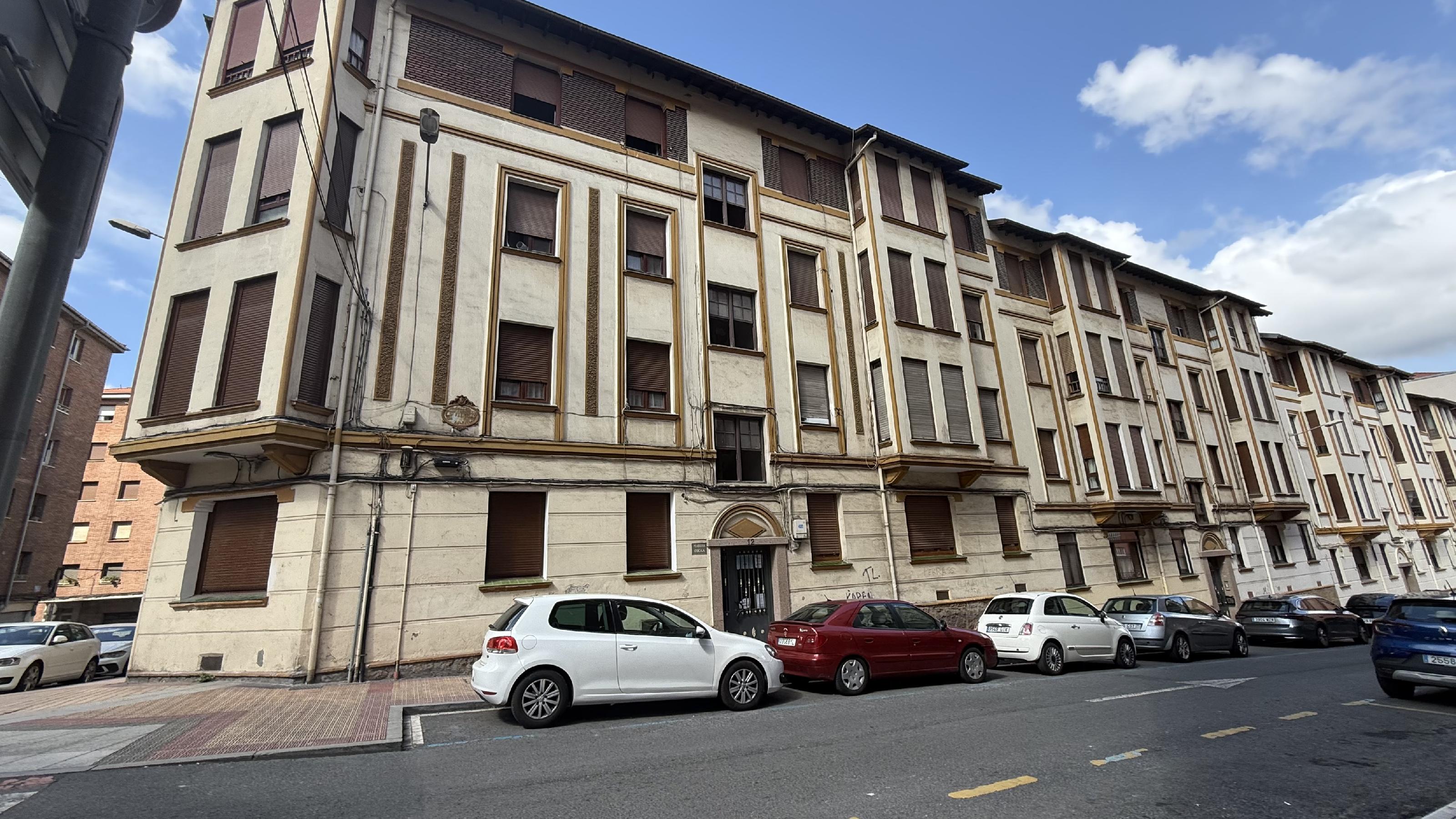 Imagen 23 Piso en venta en Barakaldo / Junto Centro Salud.
