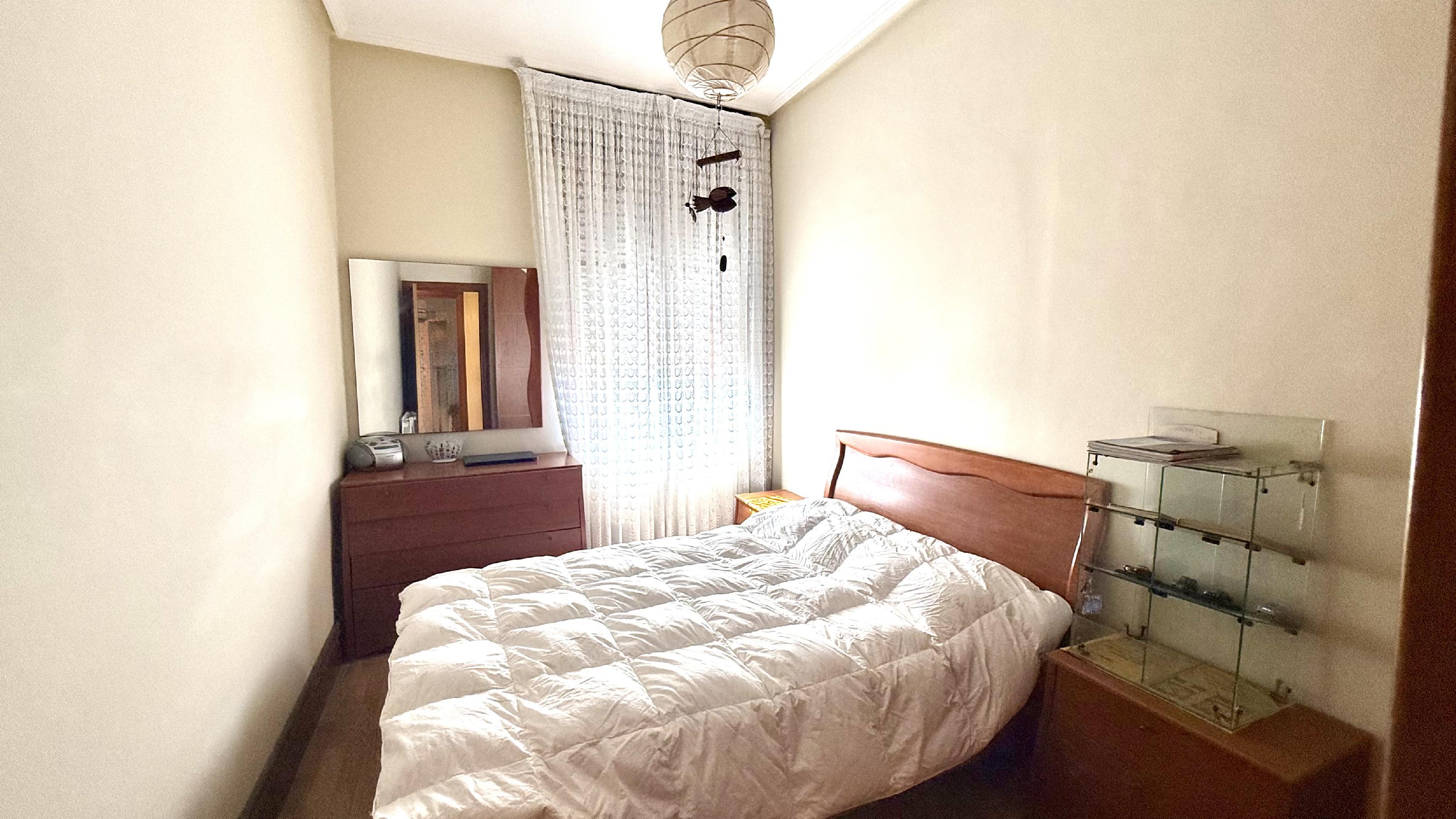 Imagen 7 Piso en venta en Barakaldo / Junto Centro Salud.