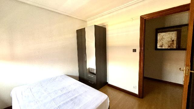 Imagen 11 Inmueble 304578 - Piso en venta en Barakaldo / Calle Autonomia. Frente Colegio.