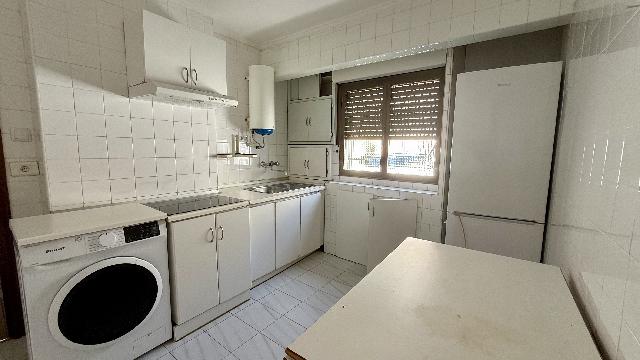 Imagen 5 Inmueble 304578 - Piso en venta en Barakaldo / Calle Autonomia. Frente Colegio.