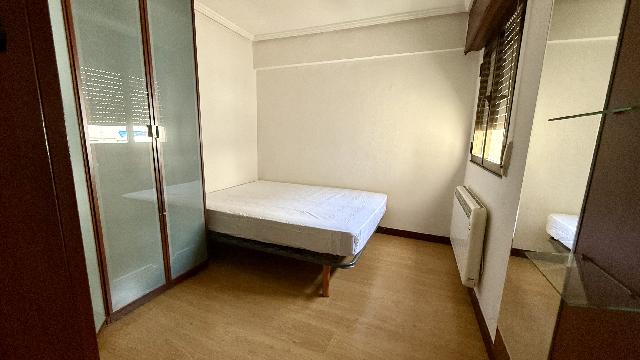 Imagen 8 Inmueble 304578 - Piso en venta en Barakaldo / Calle Autonomia. Frente Colegio.