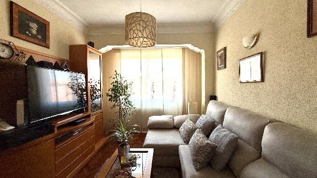 Imagen 3 Inmueble 305098 - Piso en venta en Barakaldo / Juntos Juntas Generales.