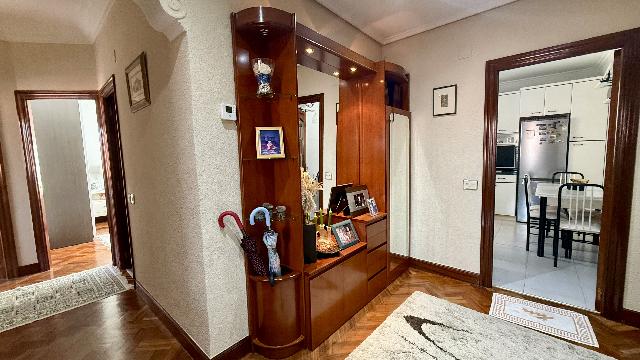 Imagen 27 Inmueble 305098 - Piso en venta en Barakaldo / Juntos Juntas Generales.