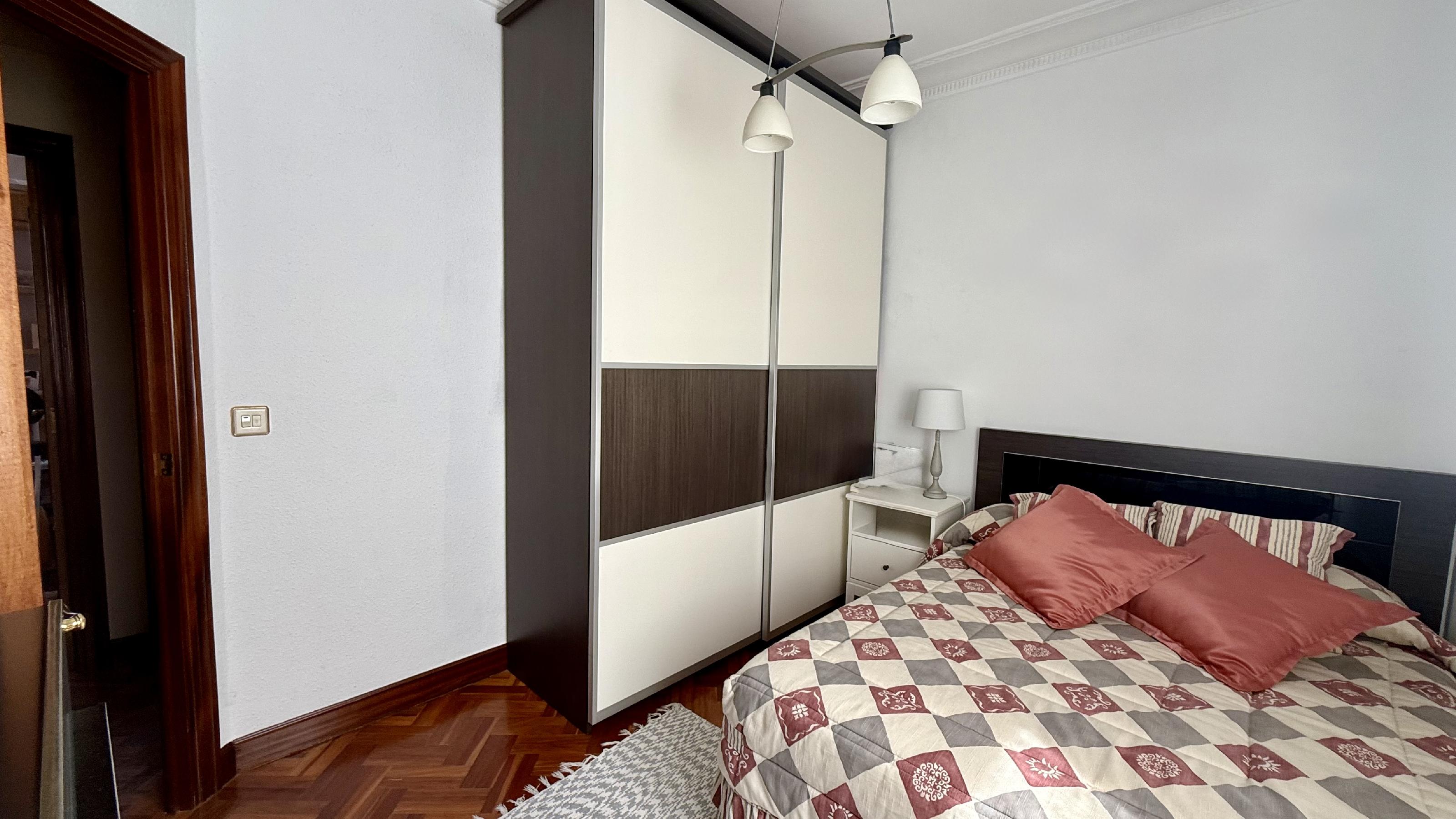 Imagen 17 Piso en venta en Barakaldo / Juntos Juntas Generales.