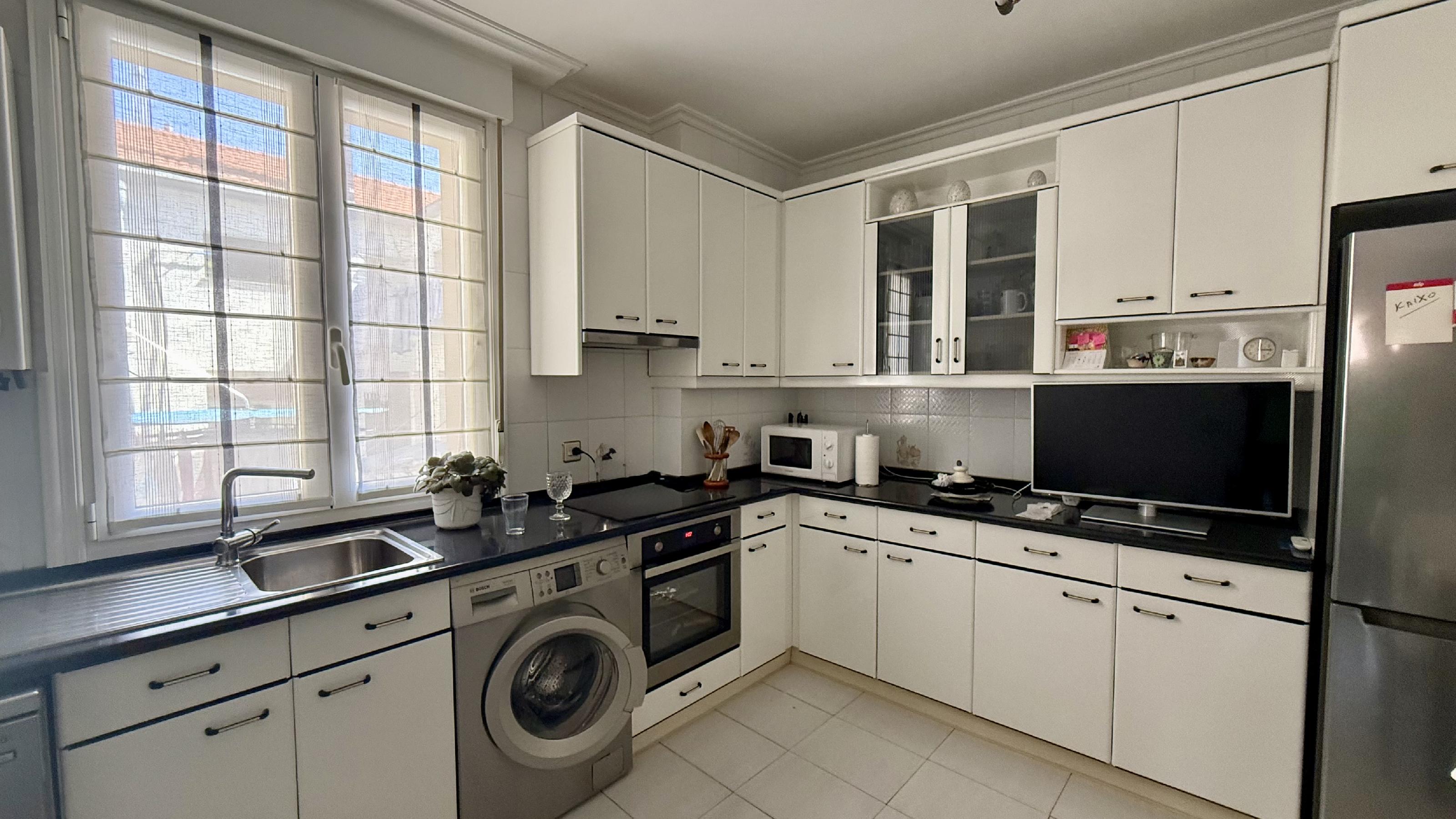 Imagen 5 Piso en venta en Barakaldo / Juntos Juntas Generales.
