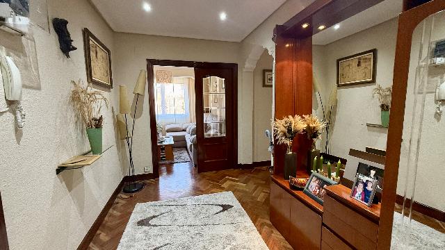 Imagen 26 Inmueble 305098 - Piso en venta en Barakaldo / Junto Juntas Generales.