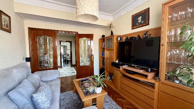Imagen 4 Inmueble 305098 - Piso en venta en Barakaldo / Juntos Juntas Generales.