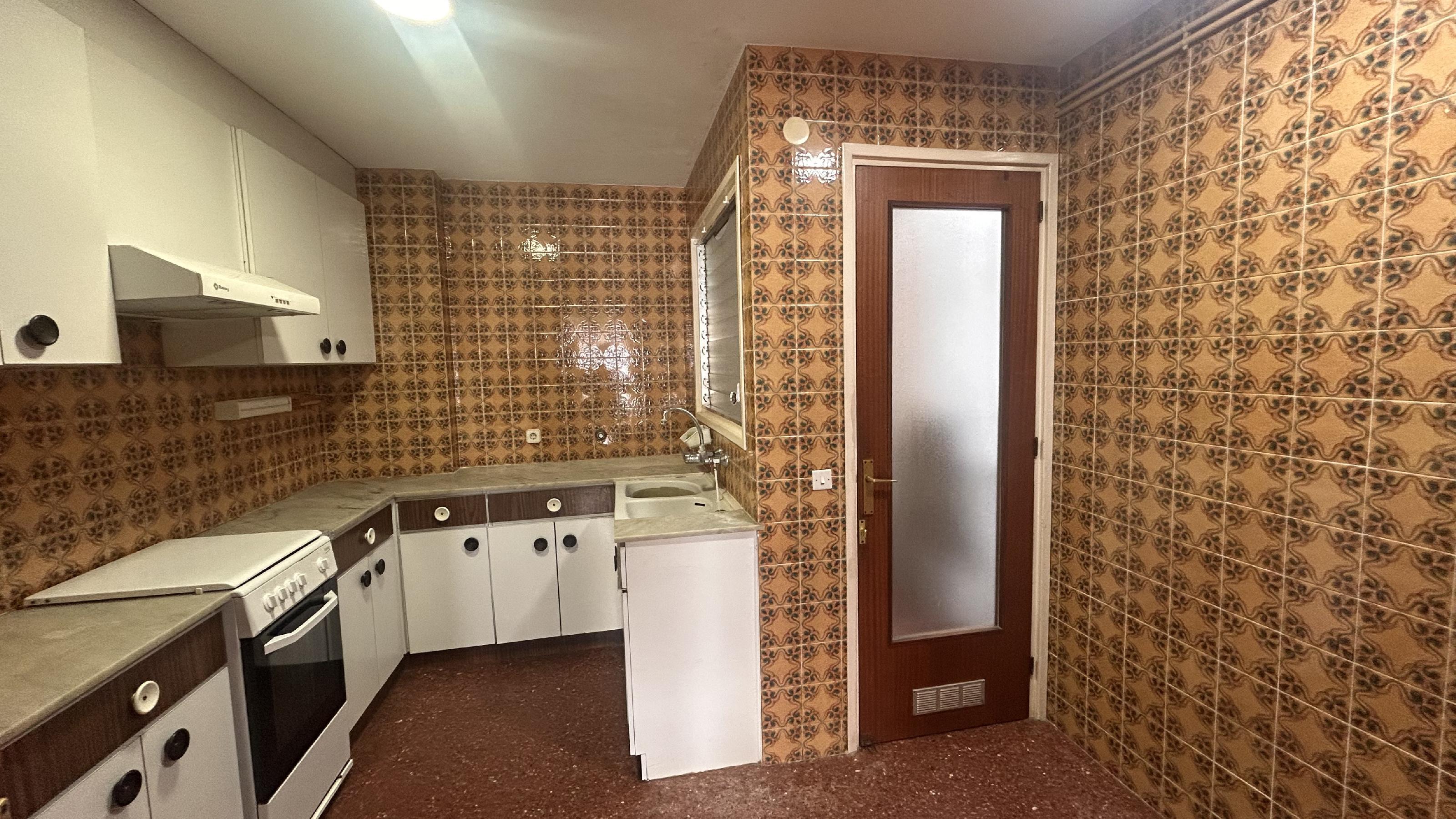 Imagen 34 Piso en venta en Molins De Rei / En pleno centro de Molins de Rei. Junto al Ayuntamiento