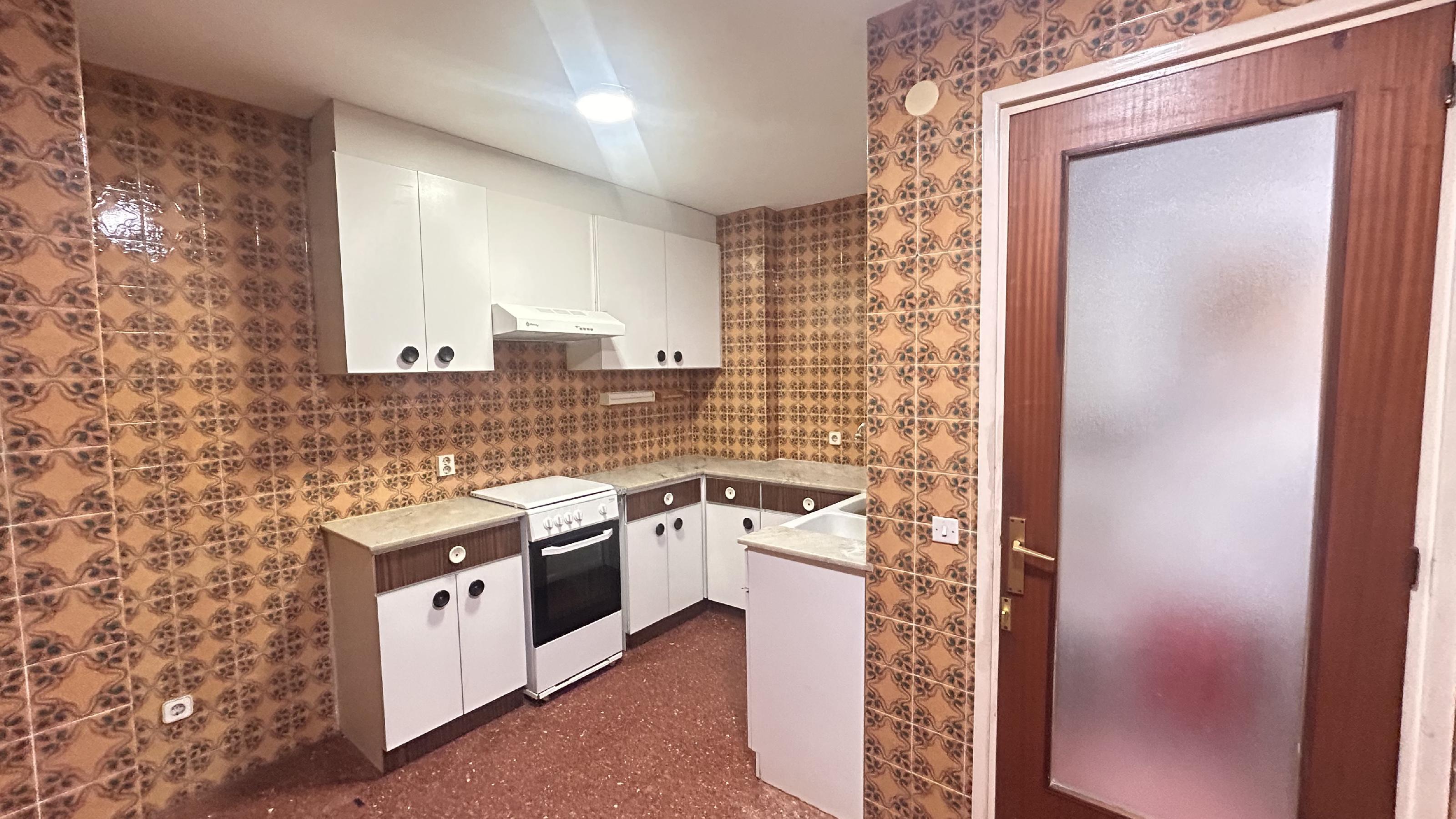 Imagen 14 Piso en venta en Molins De Rei / En pleno centro de Molins de Rei. Junto al Ayuntamiento