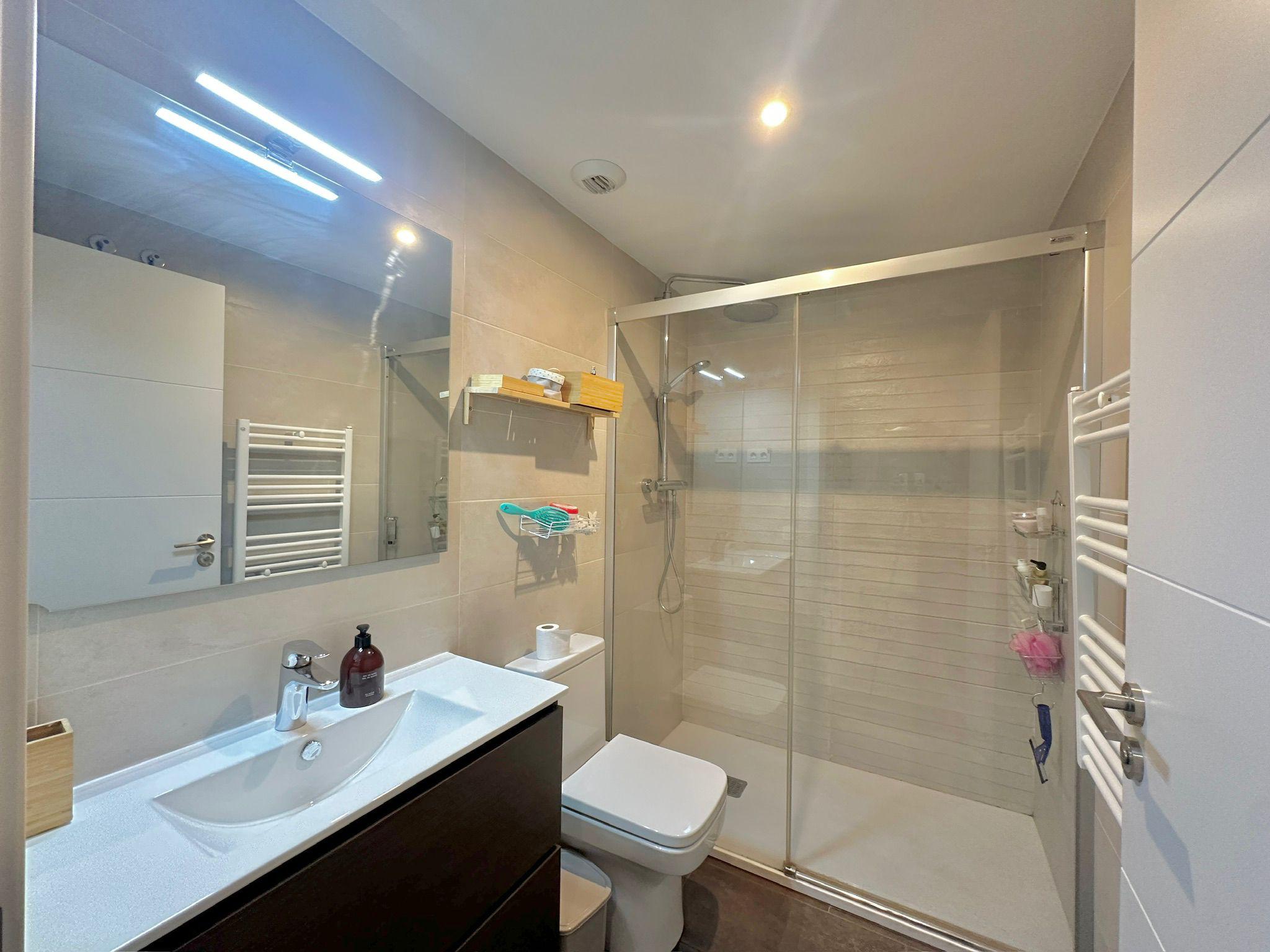 Imagen 8 Piso en venta en Molins De Rei / Próximo al parque de la Mariona