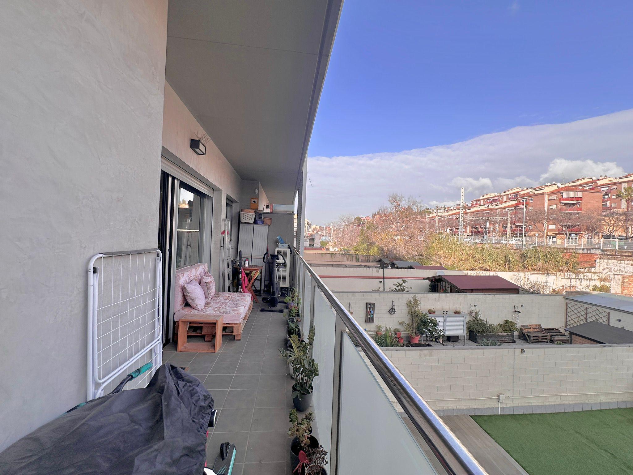 Imagen 3 Piso en venta en Molins De Rei / Próximo al parque de la Mariona
