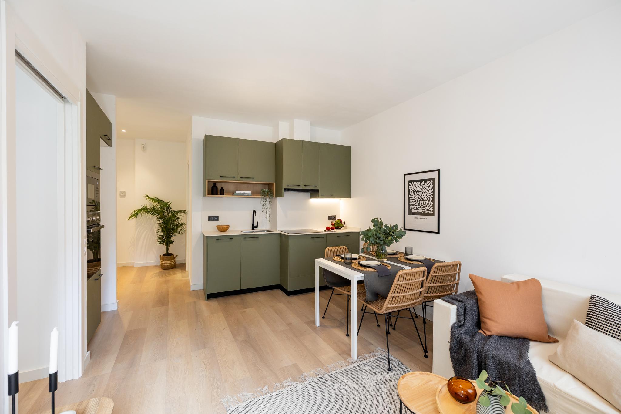 Imagen 1 Piso en venta en Barcelona / Junto al Camp Nou Les Corts