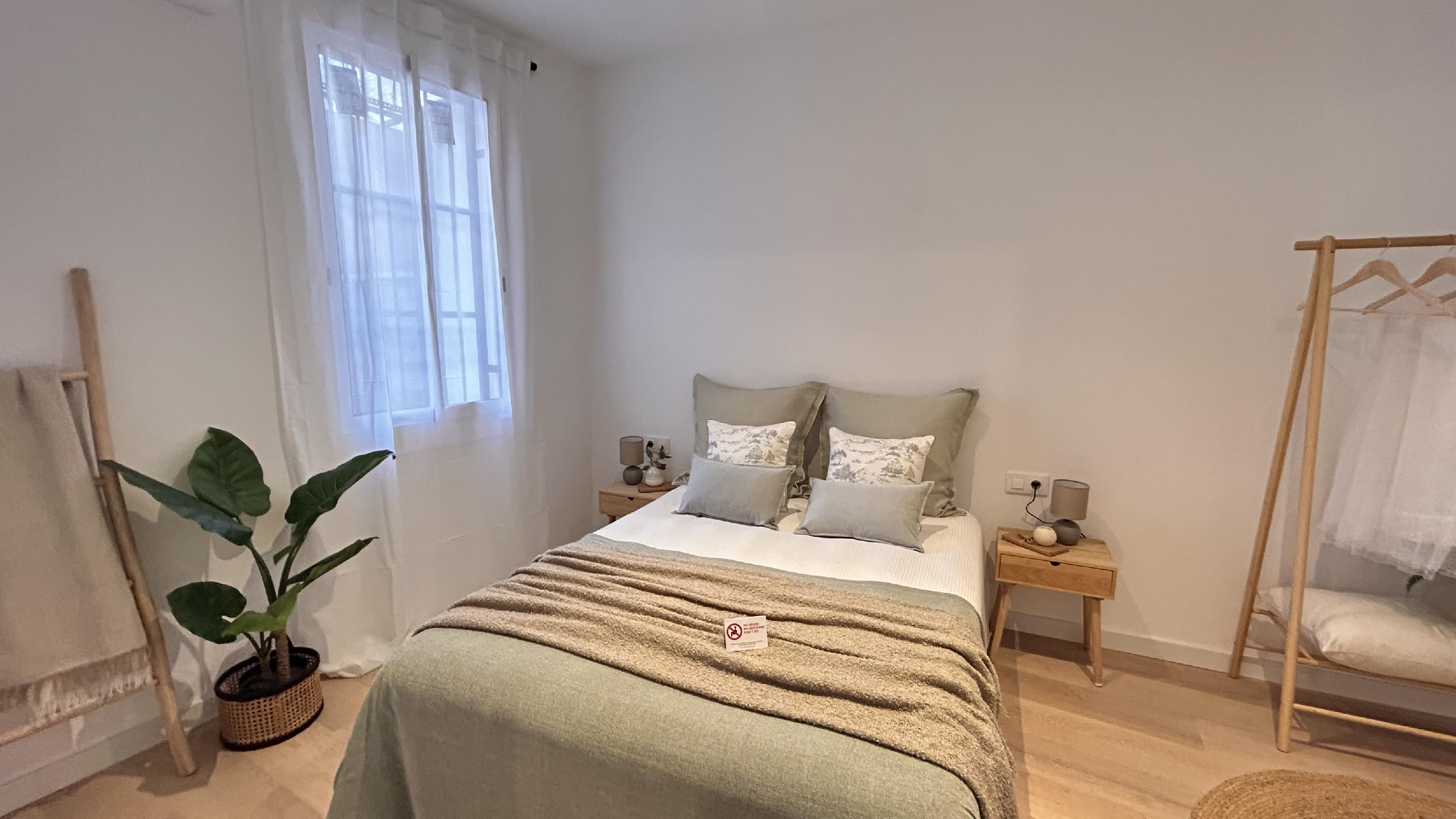 Imagen 21 Piso en venta en Barcelona / Junto al Camp Nou Les Corts