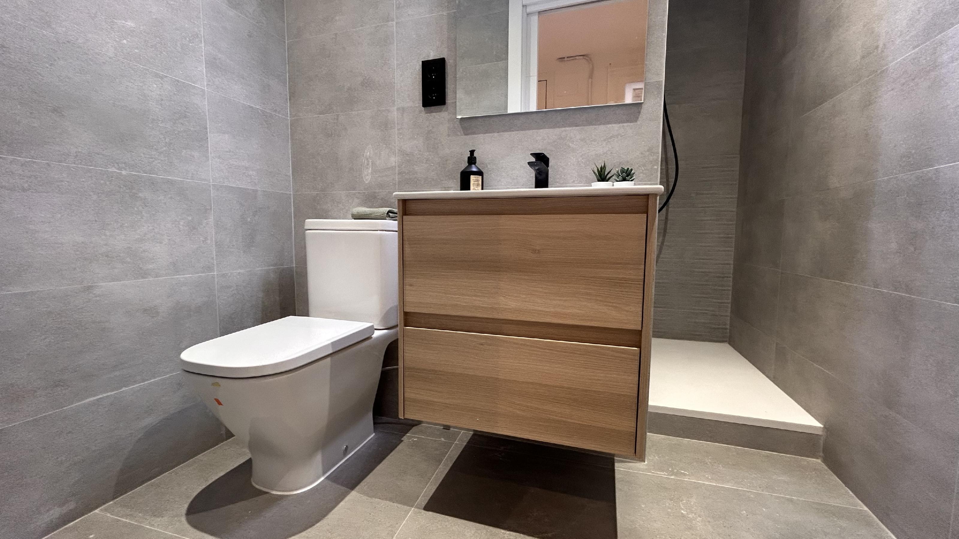Imagen 12 Piso en venta en Barcelona / Junto al Camp Nou Les Corts