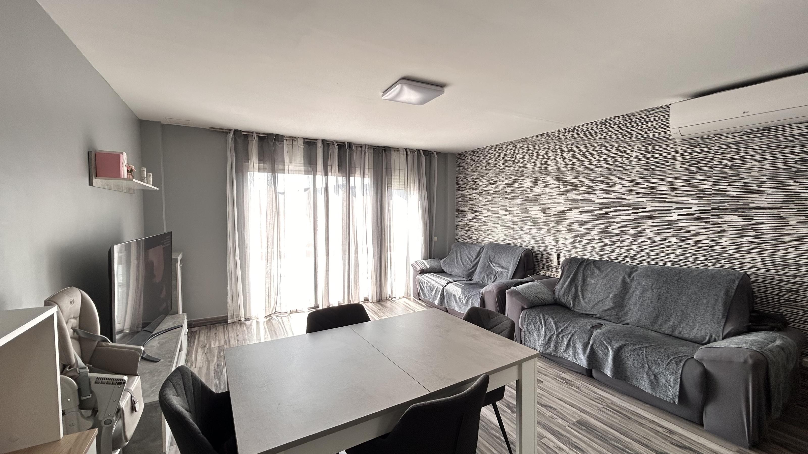 Imagen 2 Piso en venta en Sant Andreu De La Barca / Junto a la oficina de Correos La Solana