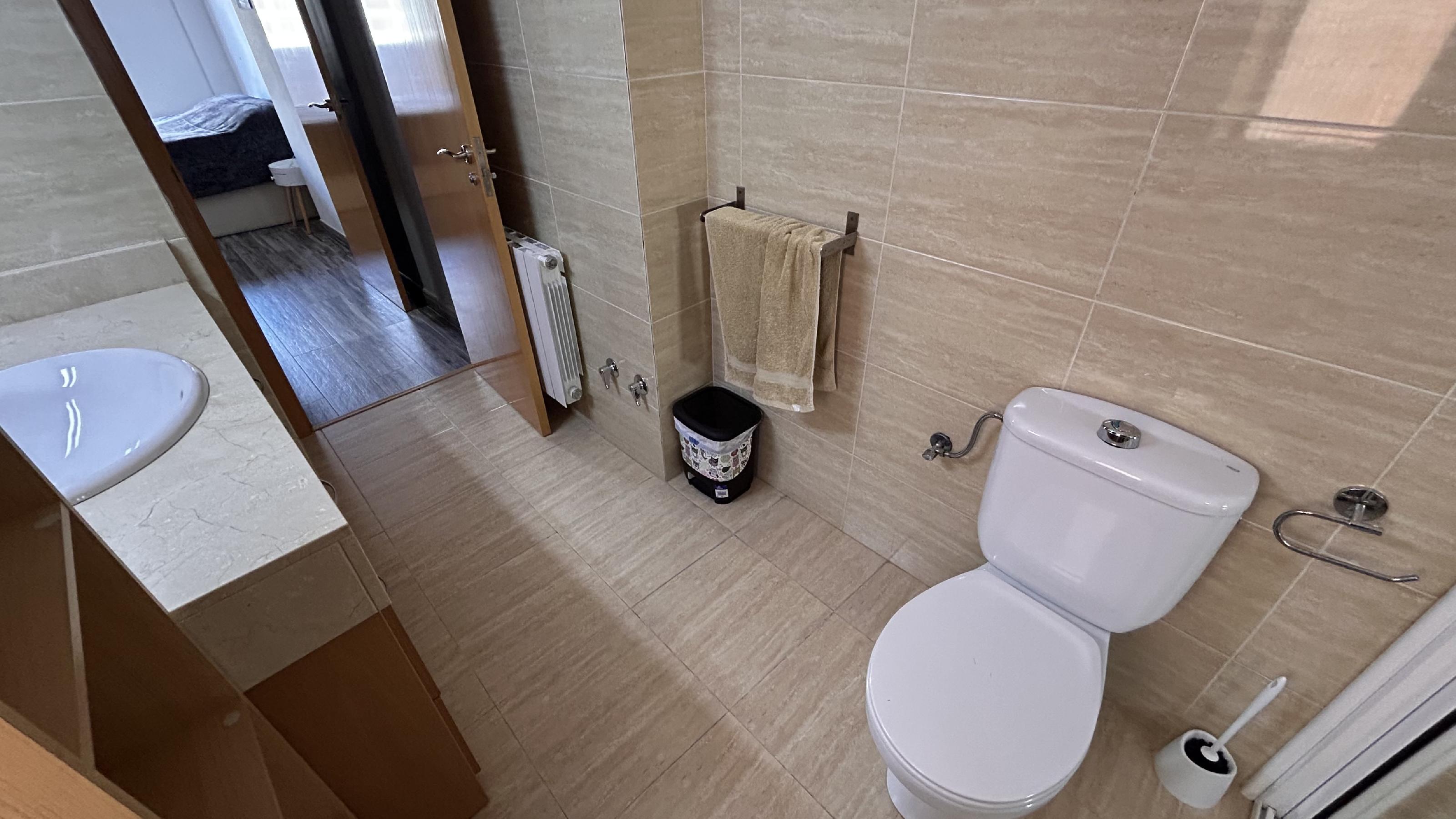 Imagen 32 Piso en venta en Sant Andreu De La Barca / Junto a la oficina de Correos La Solana