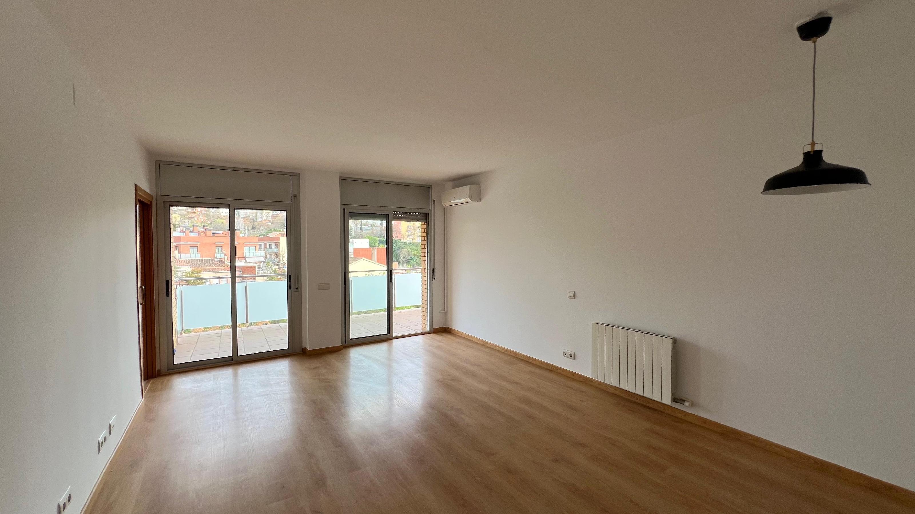 Imagen 2 Piso en alquiler en Molins De Rei / Junto a la Avenida Collserola