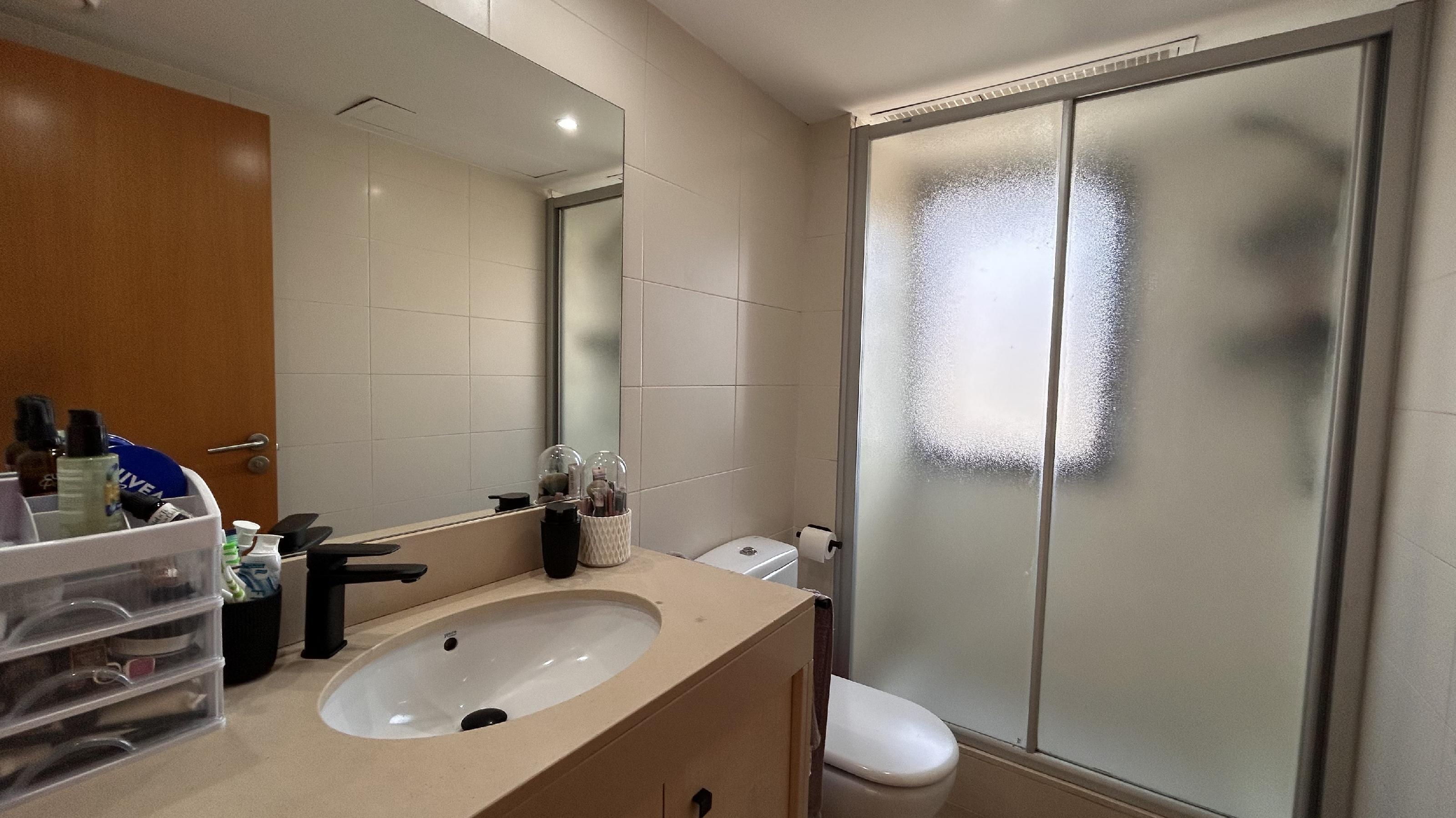 Imagen 34 Casa en venta en Sant Andreu De La Barca / Junto a la estación de Ferrocarriles Catalanes