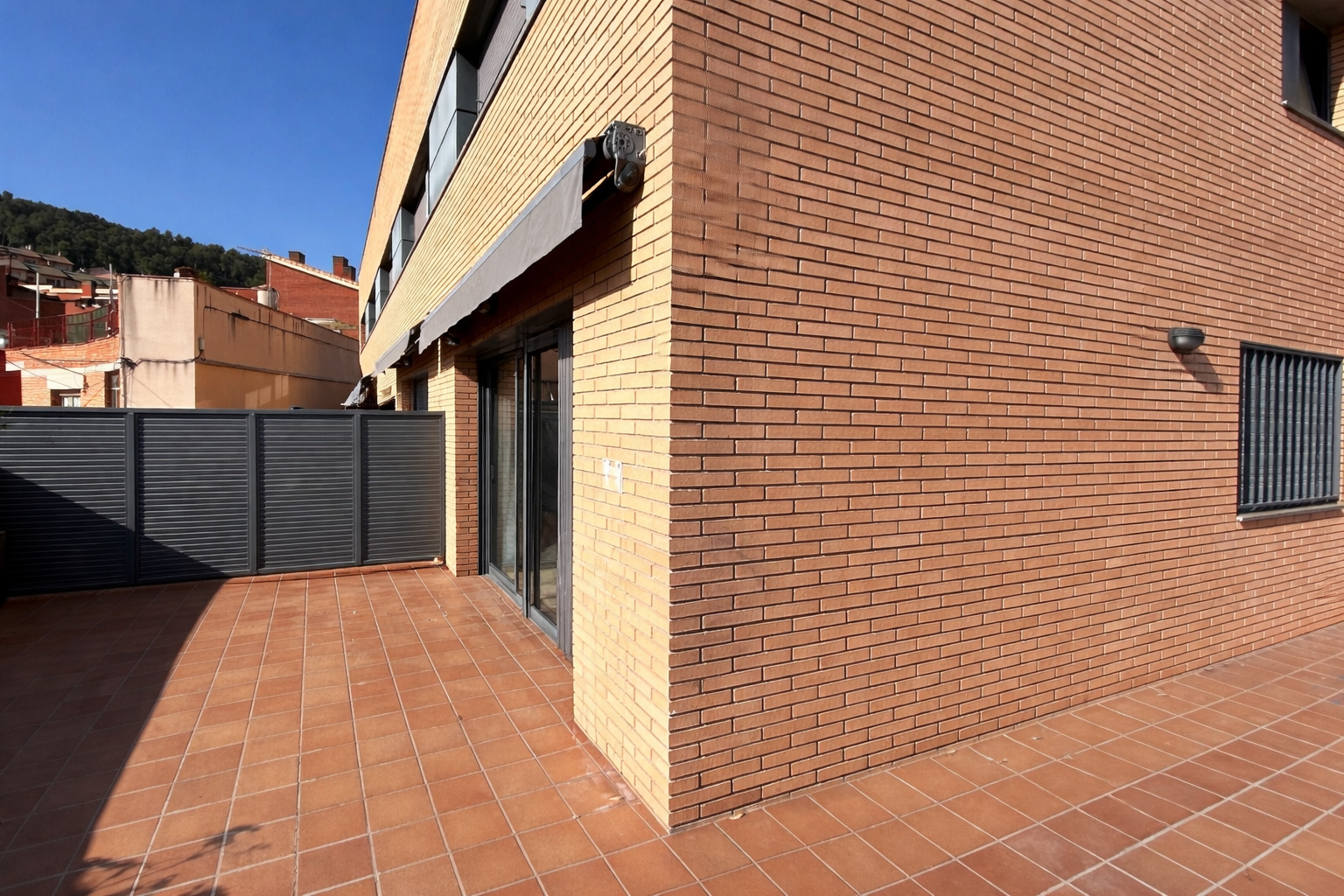 Imagen 2 Casa en venta en Sant Andreu De La Barca / Junto a la estación de Ferrocarriles Catalanes