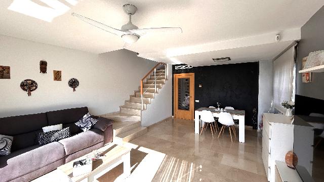 Imagen 8 Inmueble 301791 - Casa en venta en Sant Andreu De La Barca / Junto a la estación de Ferrocarriles Catalanes