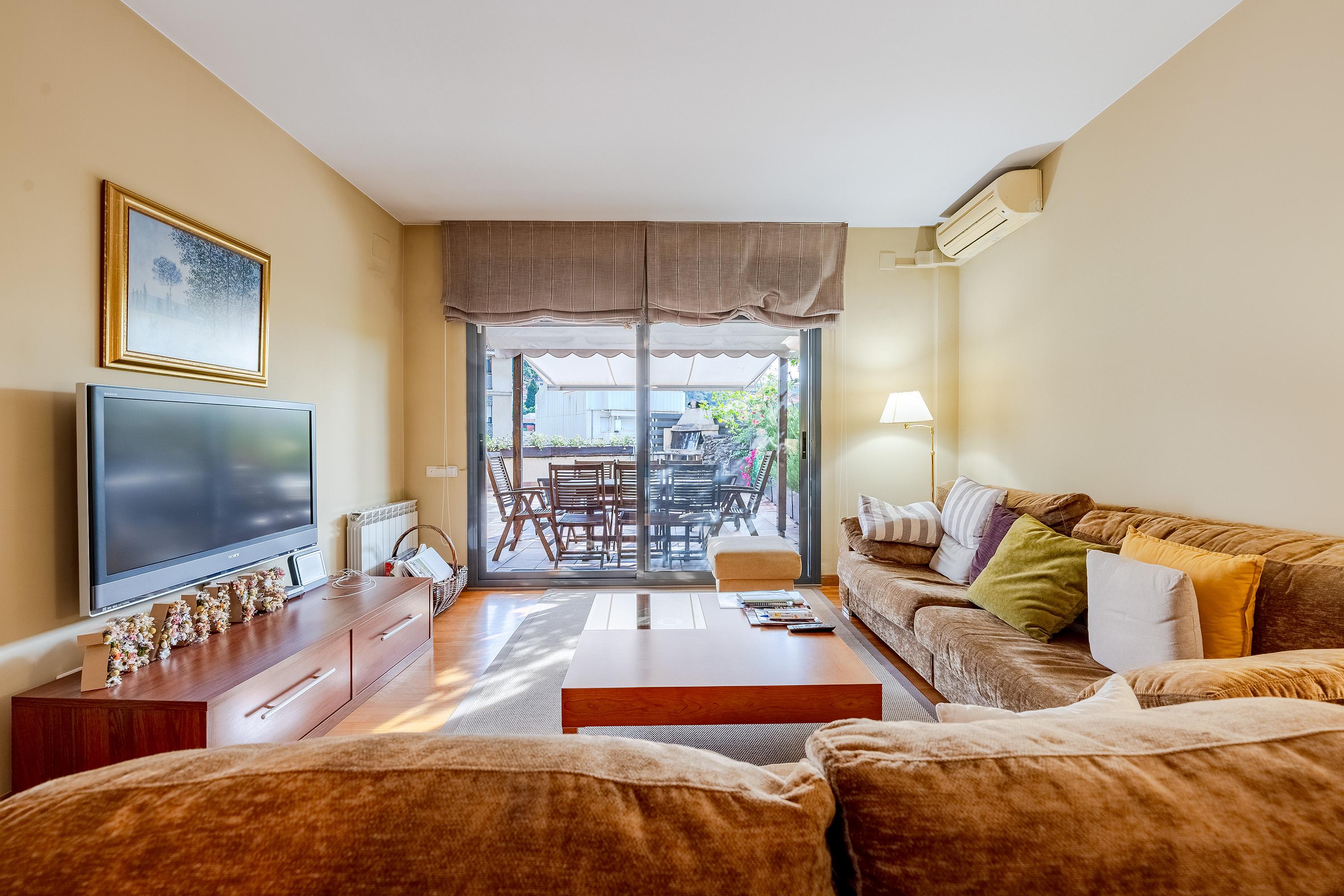 Imagen 2 Casa en venta en Vallirana / Can Rovira - Junto al centro