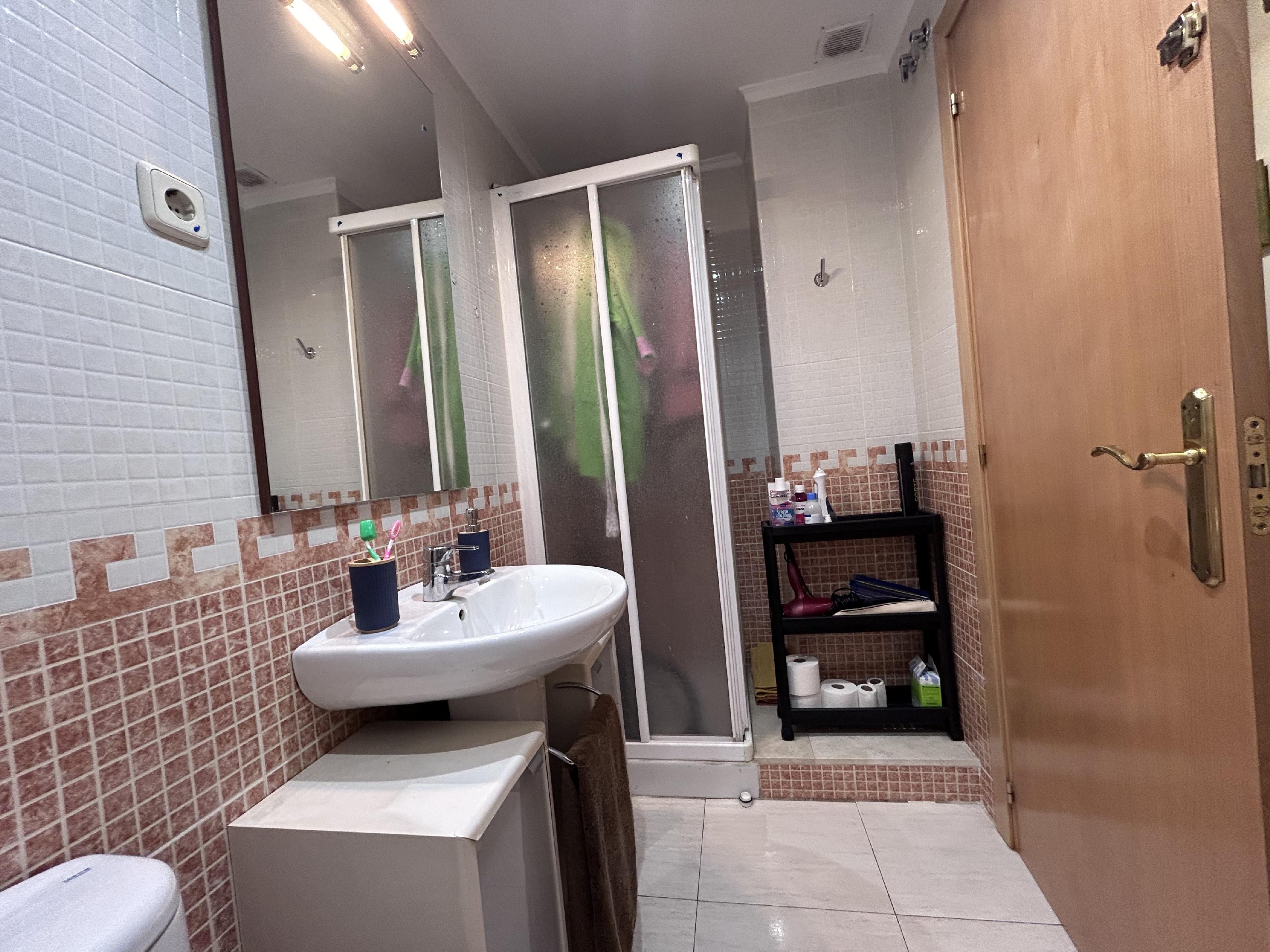 Imagen 27 Piso en venta en Molins De Rei / En el barrio de la Granja