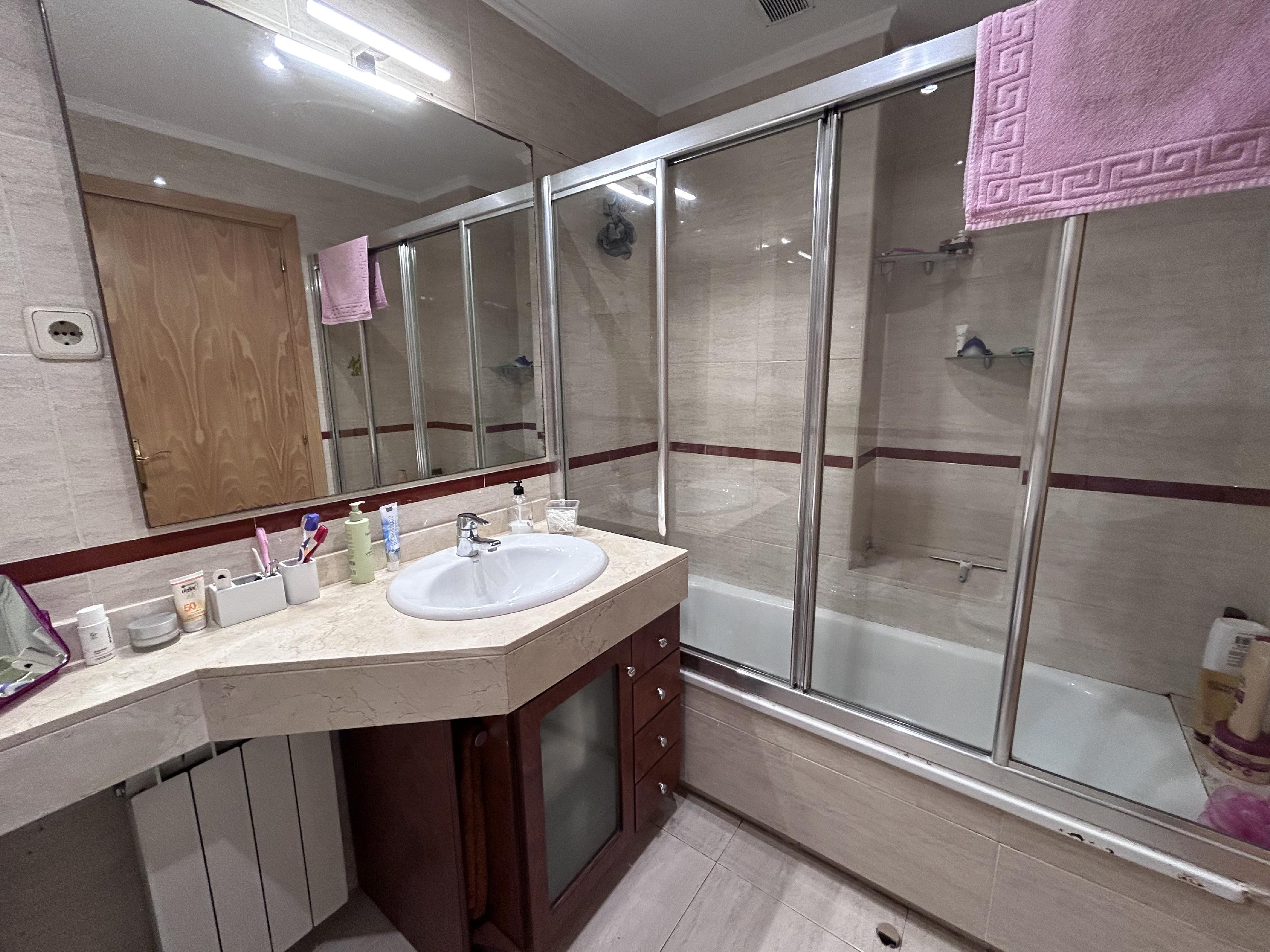 Imagen 19 Piso en venta en Molins De Rei / En el barrio de la Granja