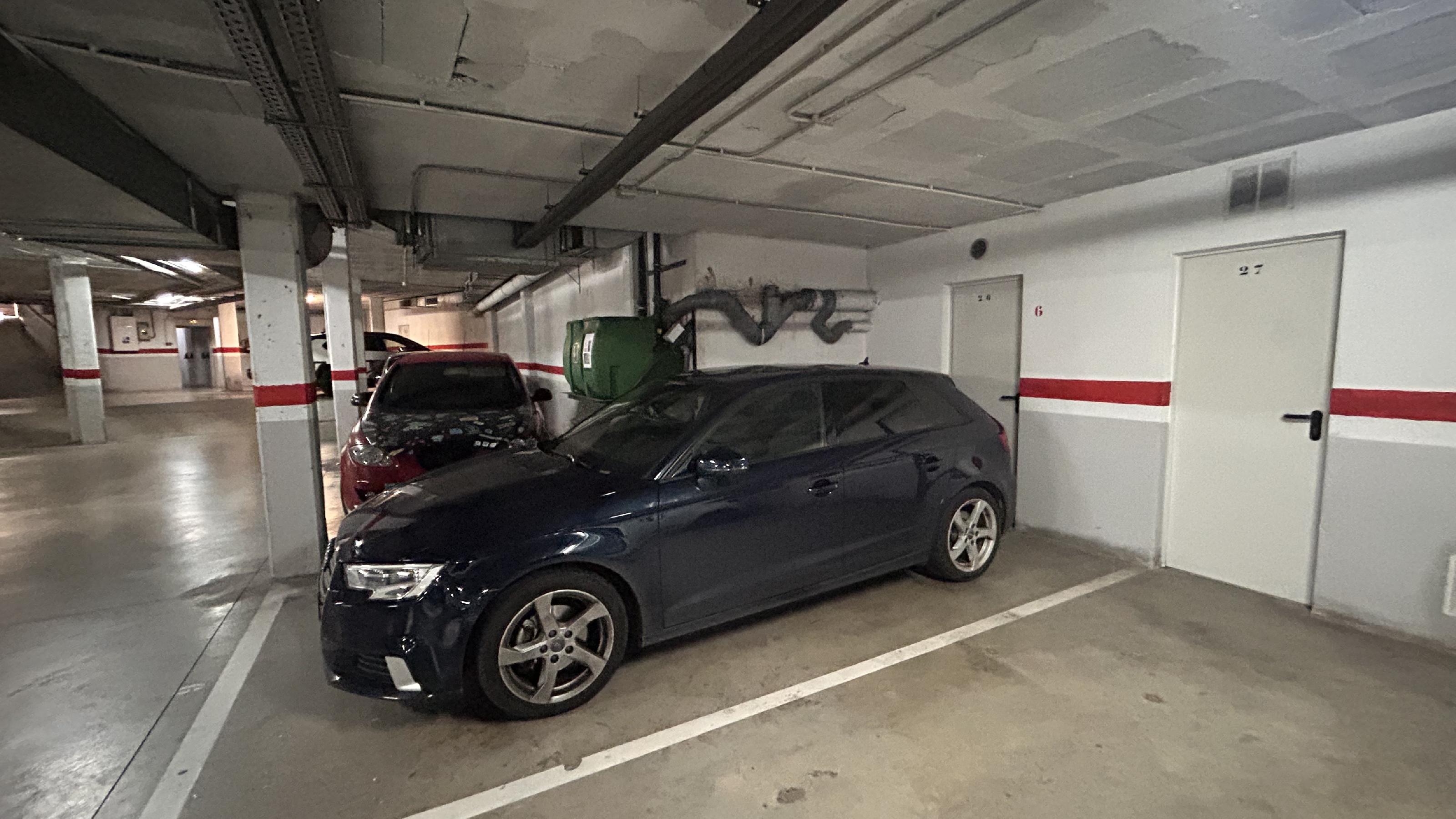 Imagen 1 Parking Coche en alquiler en Molins De Rei / Próximo a la plaza de la Cruz Molins de Rei