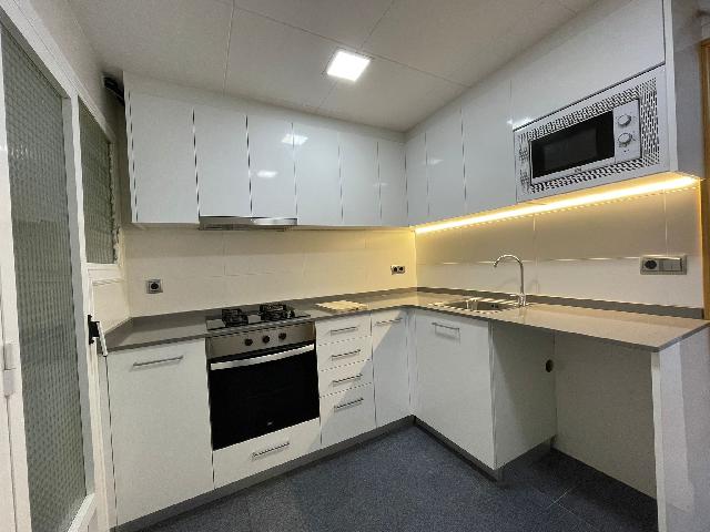 Imagen 1 Inmueble 303019 - Piso en venta en Molins De Rei / A pocos minutos de la estación de Molins 