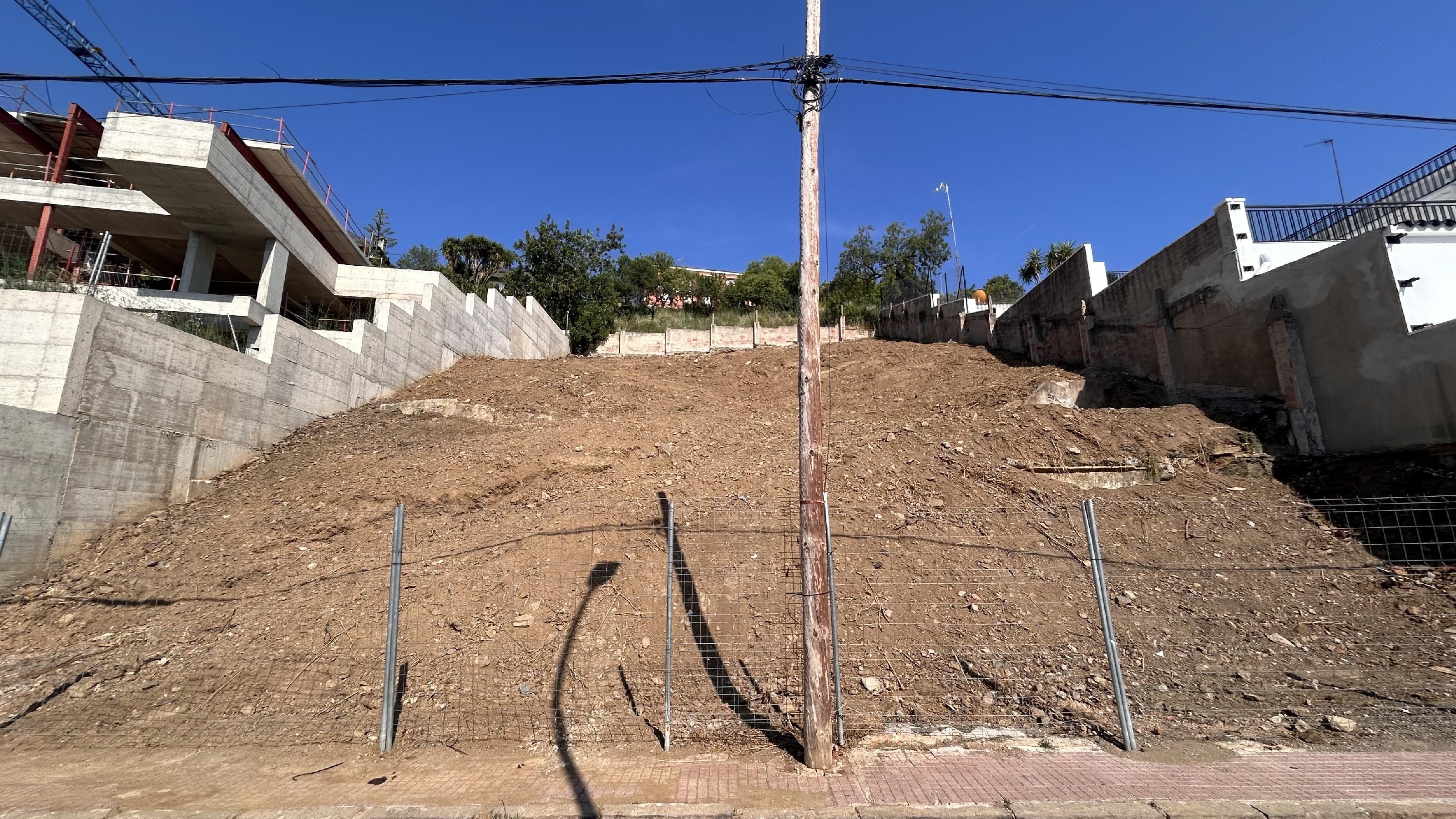 Imagen 1 Solar Urbano en venta en Esplugues De Llobregat / Junto al colegio la Miranda Esplugues d...