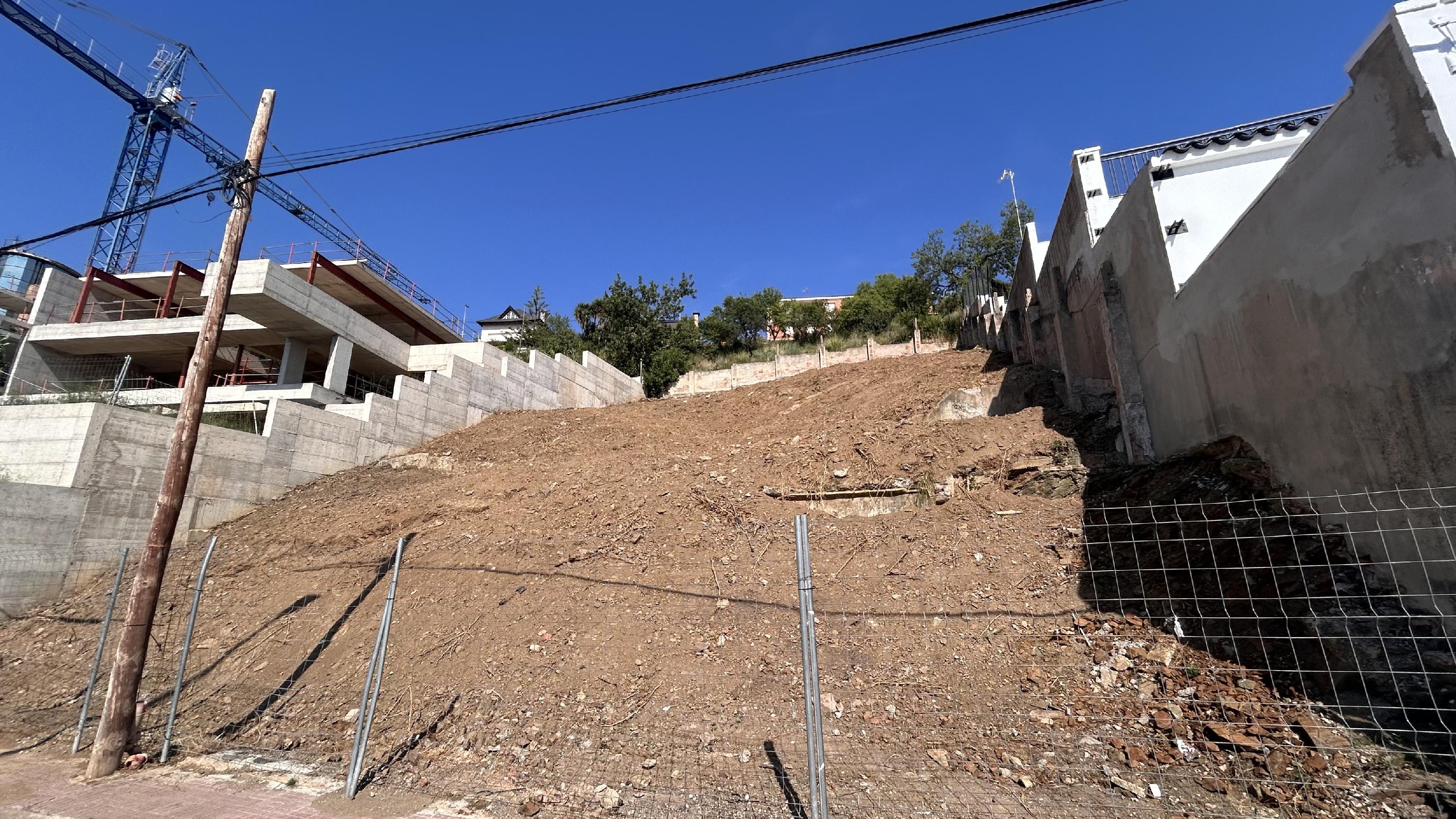 Imagen 7 Solar Urbano en venta en Esplugues De Llobregat / Junto al colegio la Miranda Esplugues d...